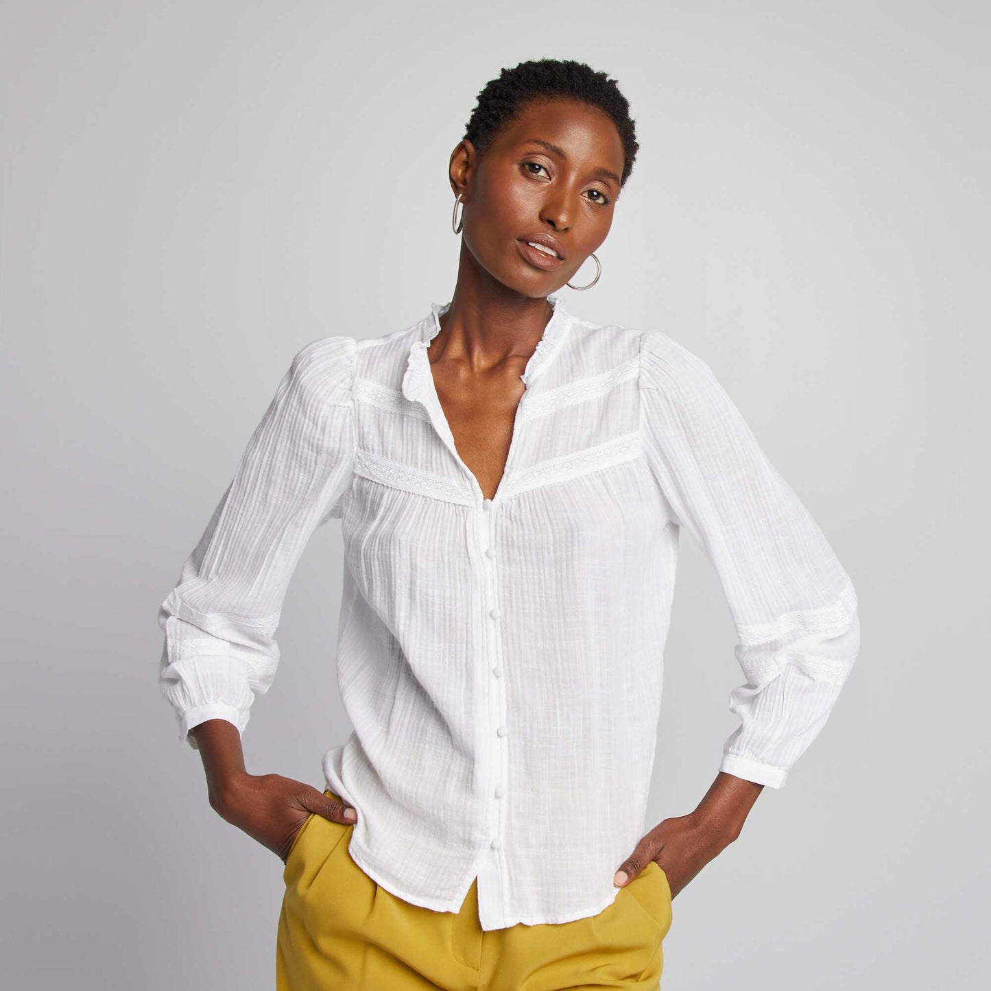 Blouse l g re   manches longues blanc