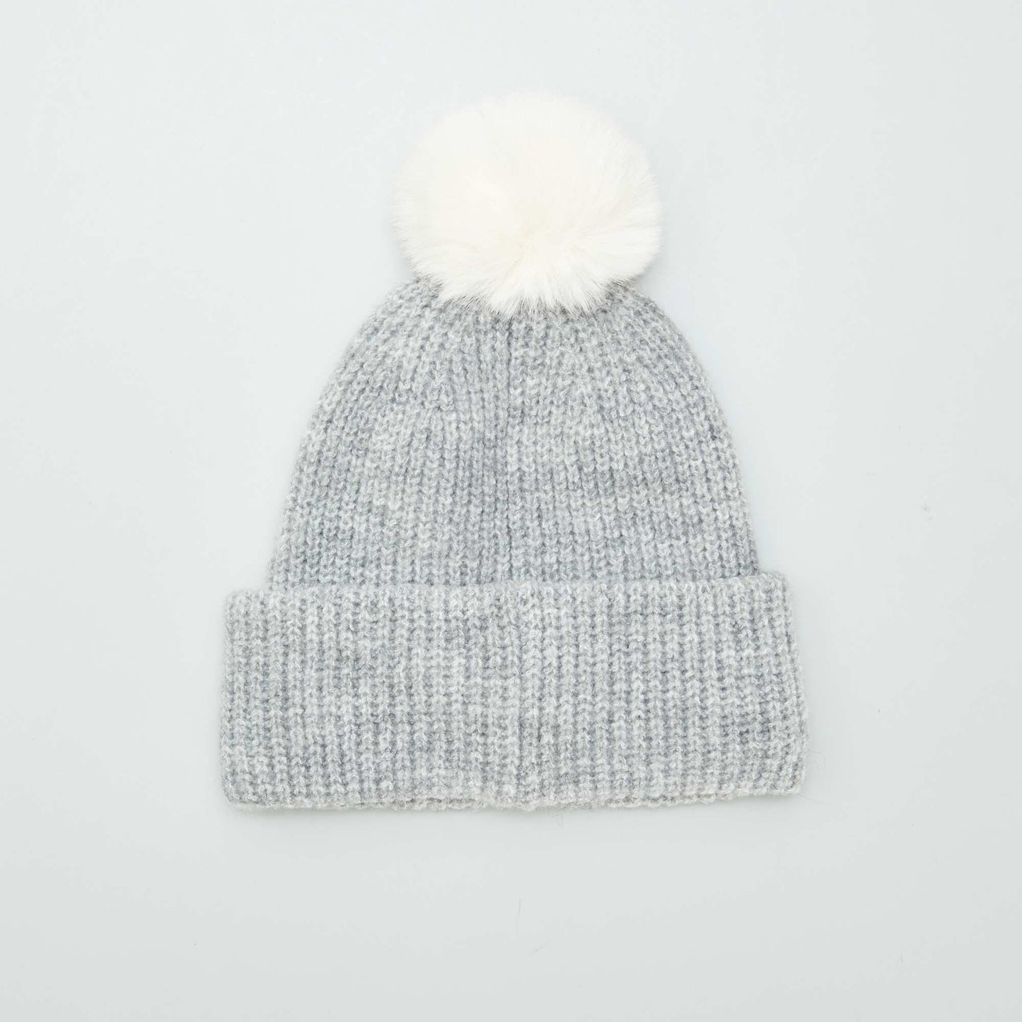 Bonnet en maille c tel e avec pompon Gris
