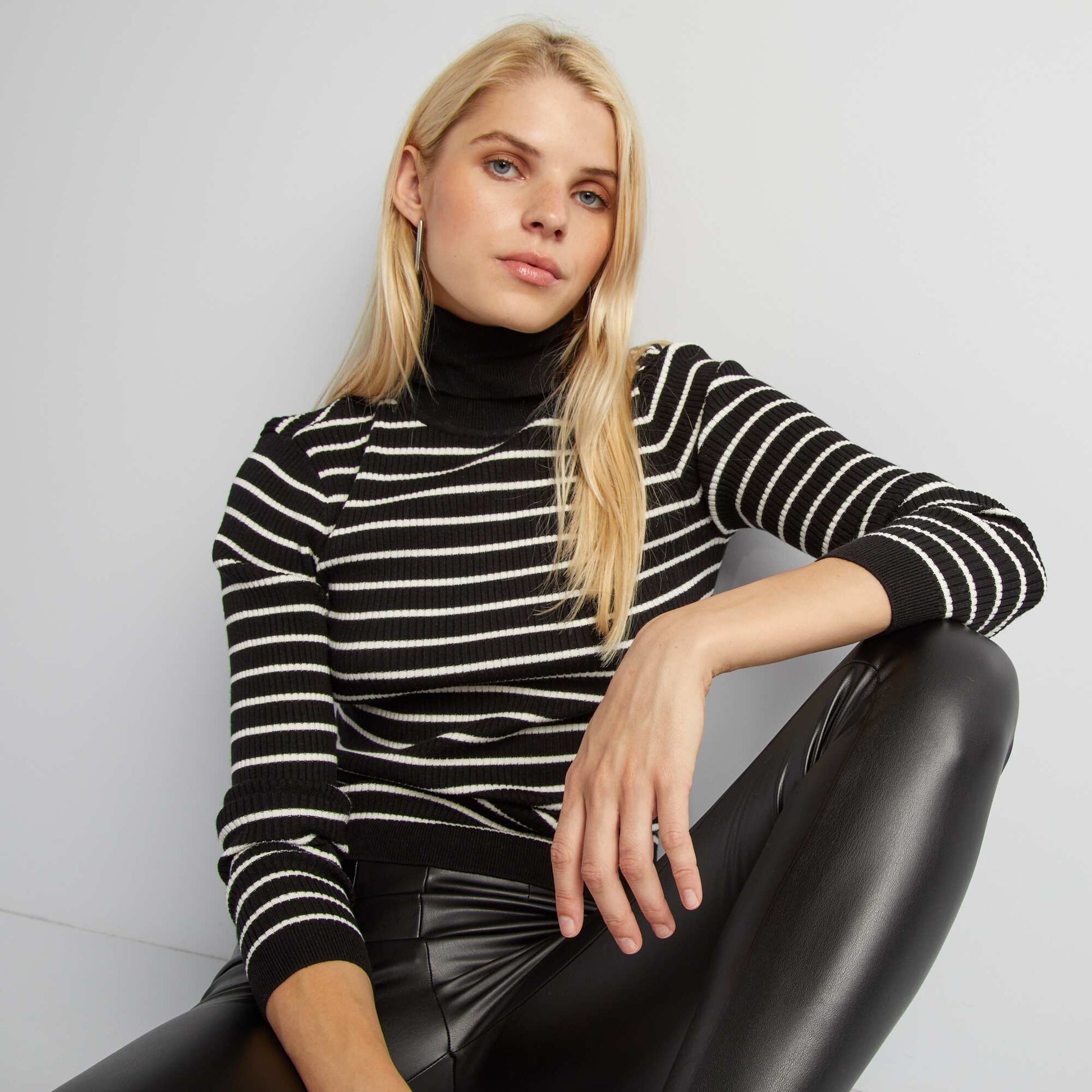 Pull col roul en maille c tel e rayures Noir/blanc