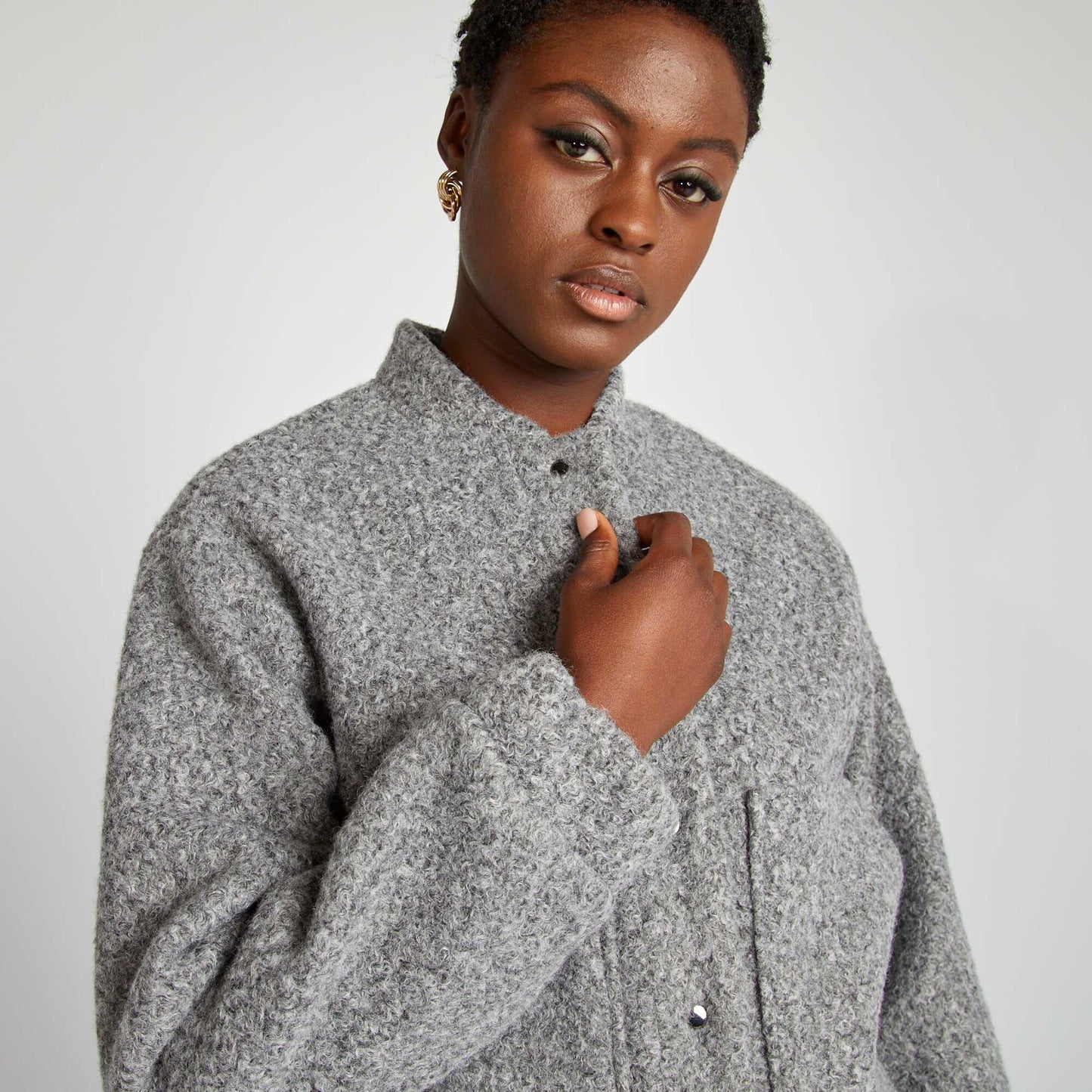 Blouson court et chaud en maille boucle Gris