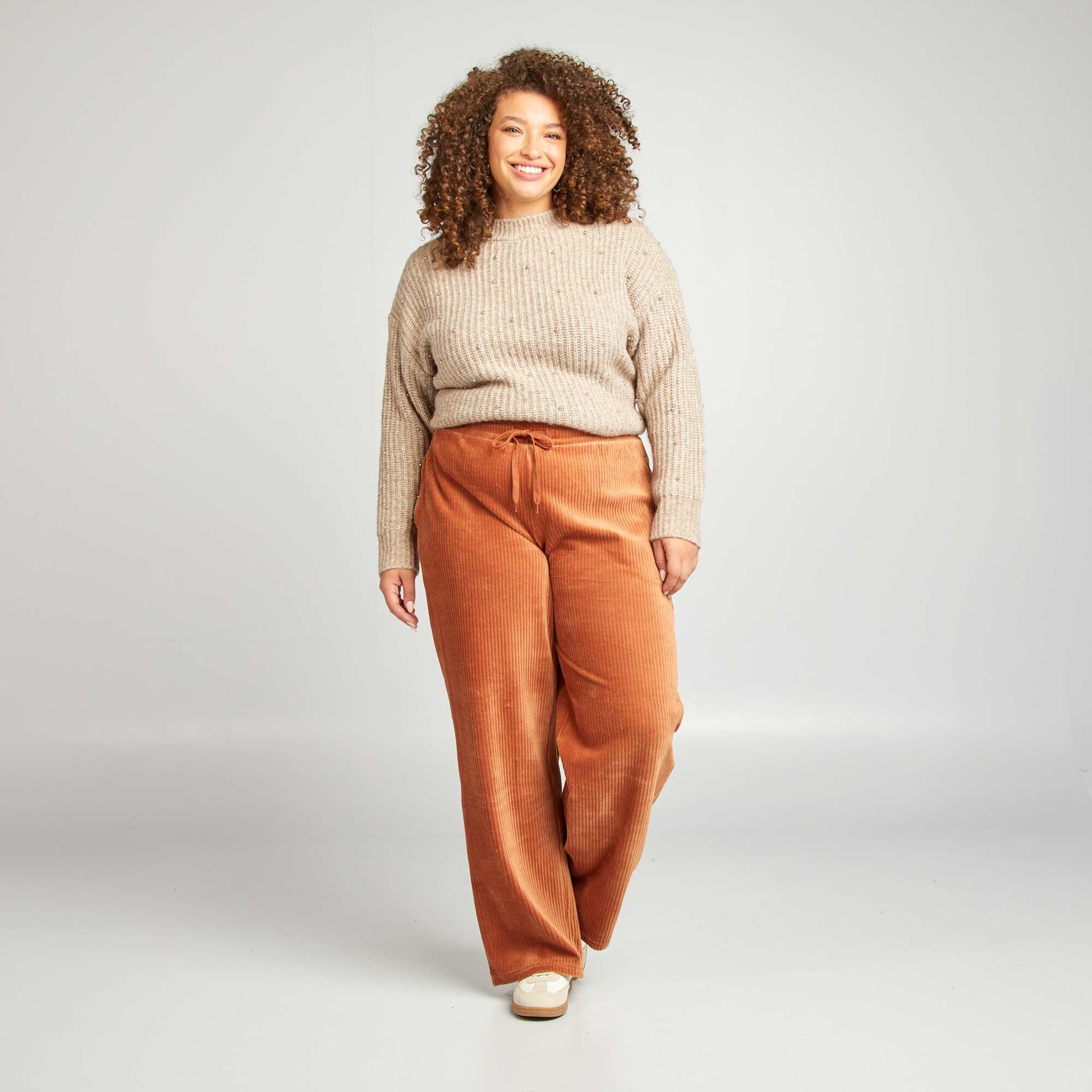 Pull en maille tricot avec perles fantaisies Beige