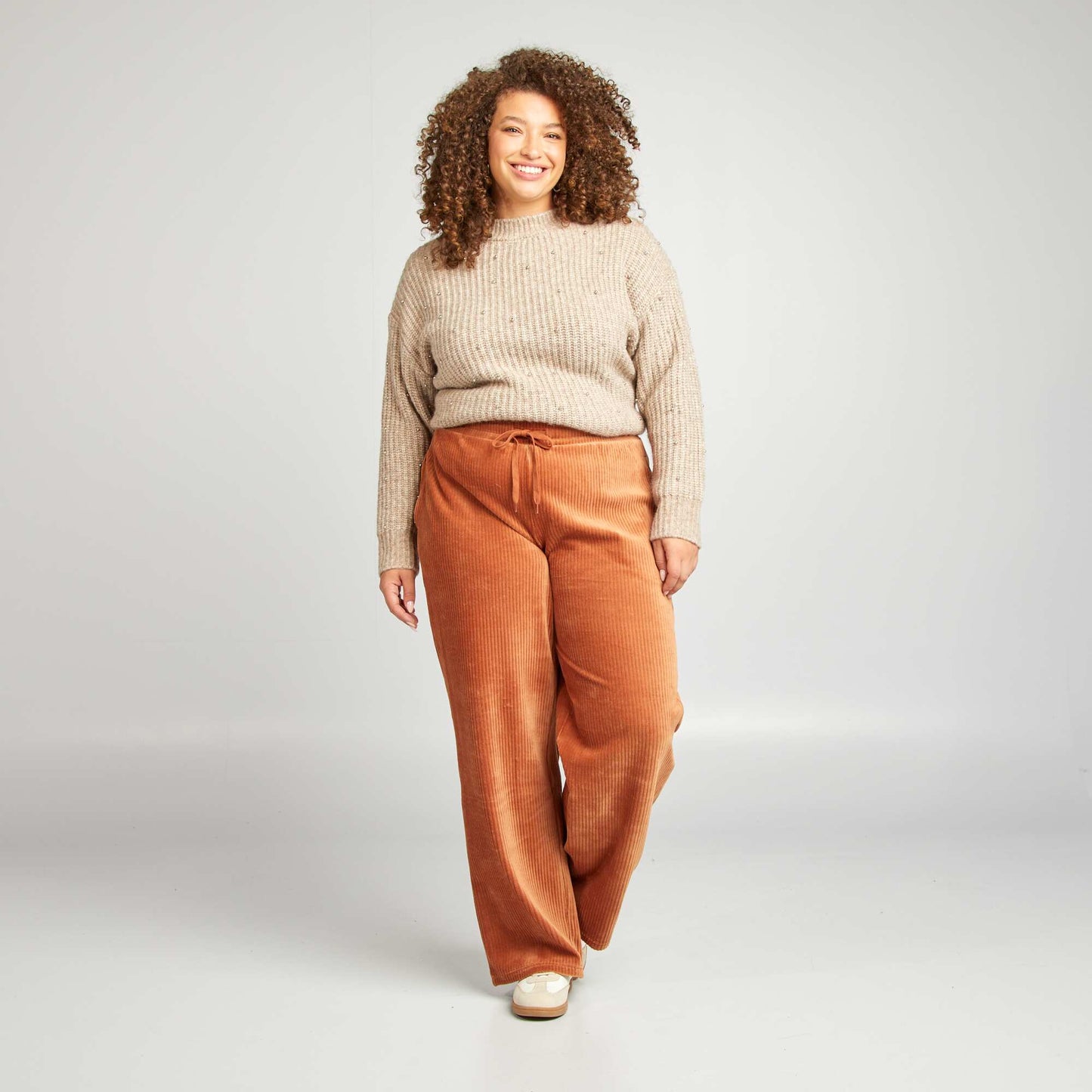 Pull en maille tricot avec perles fantaisies Beige