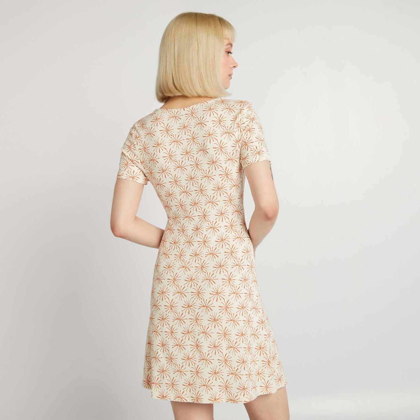 Robe courte col V Beige