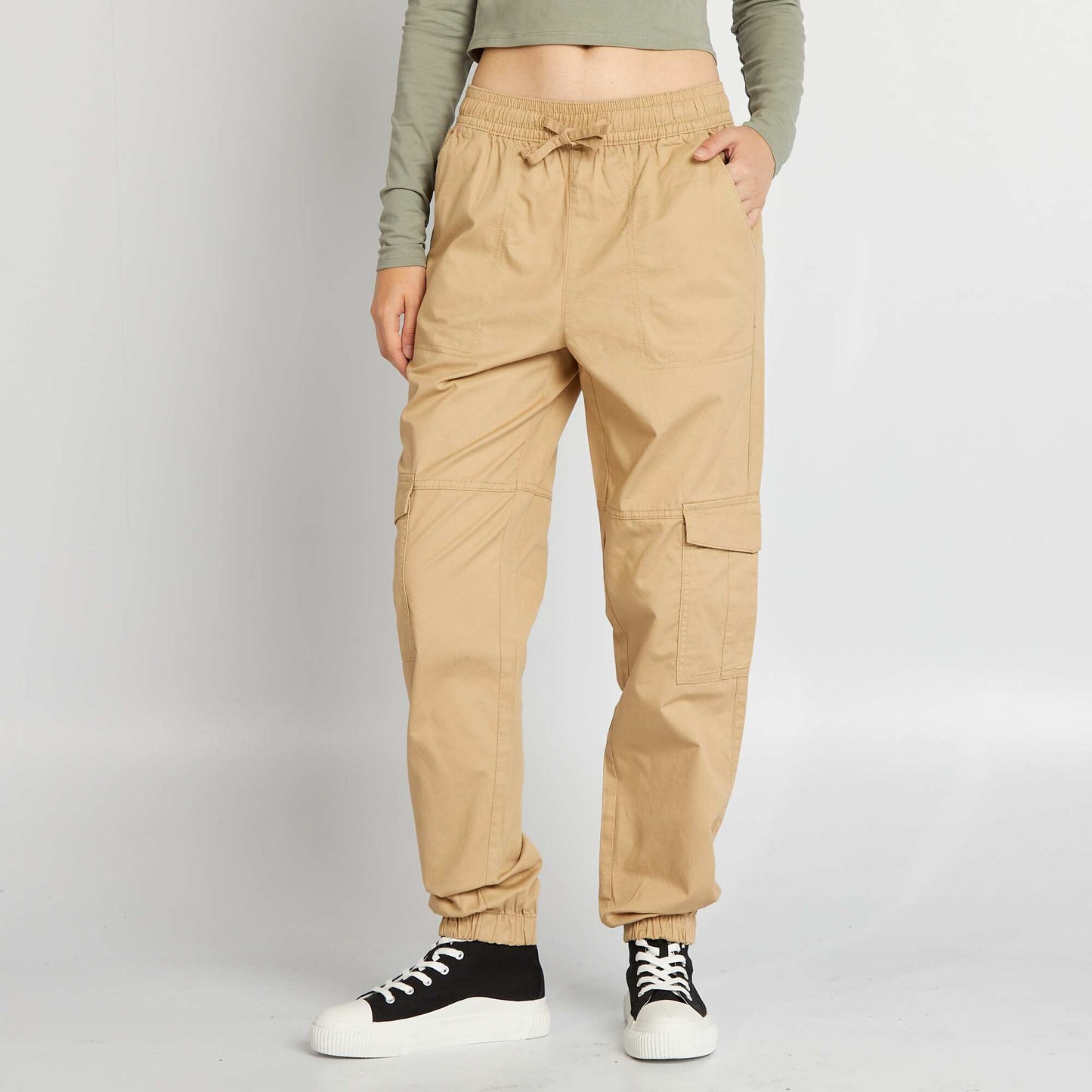 Pantalon large avec poches sur les côtés Beige