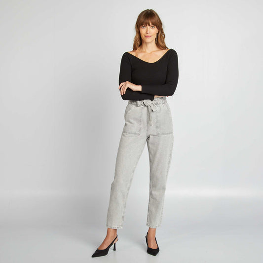 Pantalon denim mom avec ceinture à nouer Gris clair