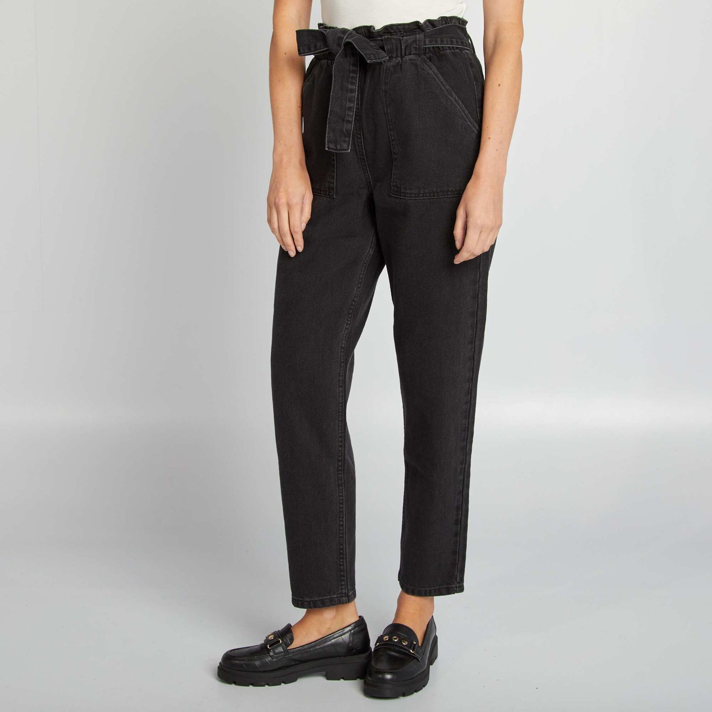 Pantalon denim mom avec ceinture à nouer noir