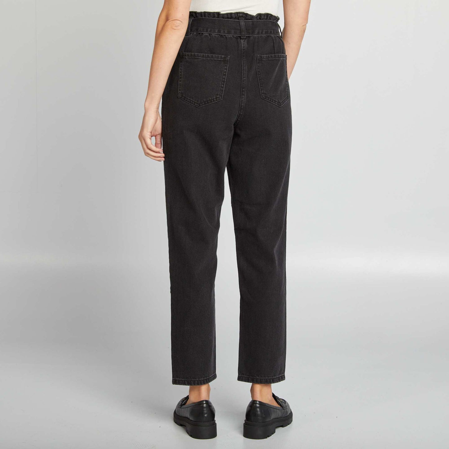 Pantalon denim mom avec ceinture à nouer noir