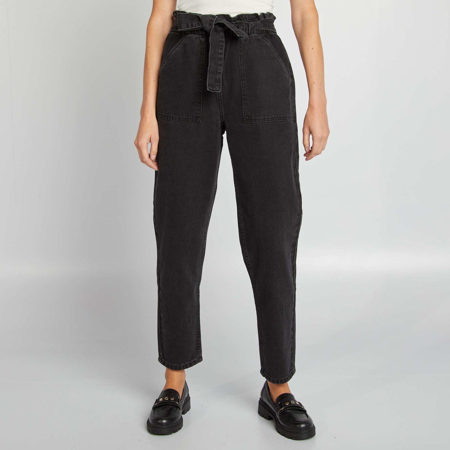 Pantalon denim mom avec ceinture à nouer noir