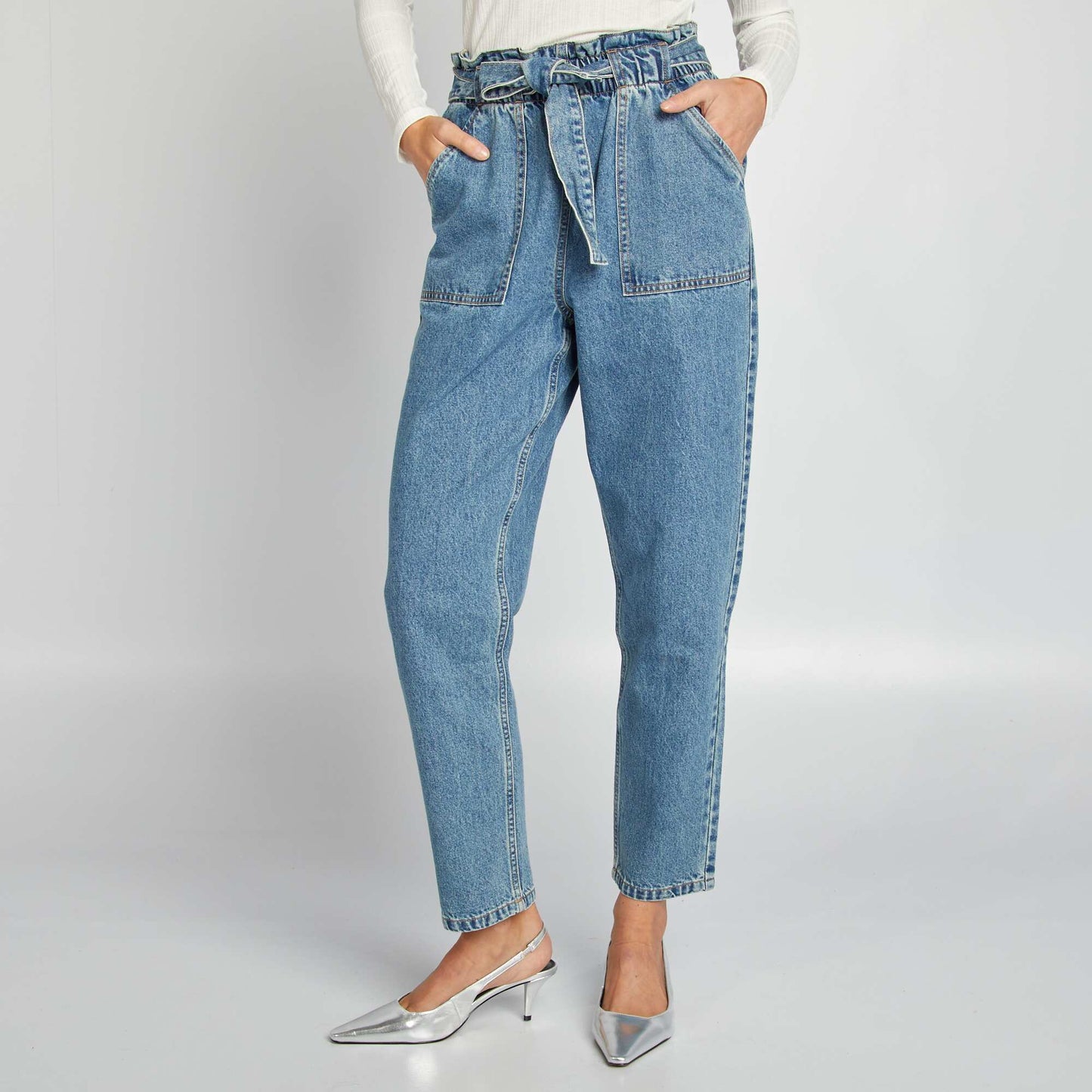 Pantalon denim mom avec ceinture à nouer Brut