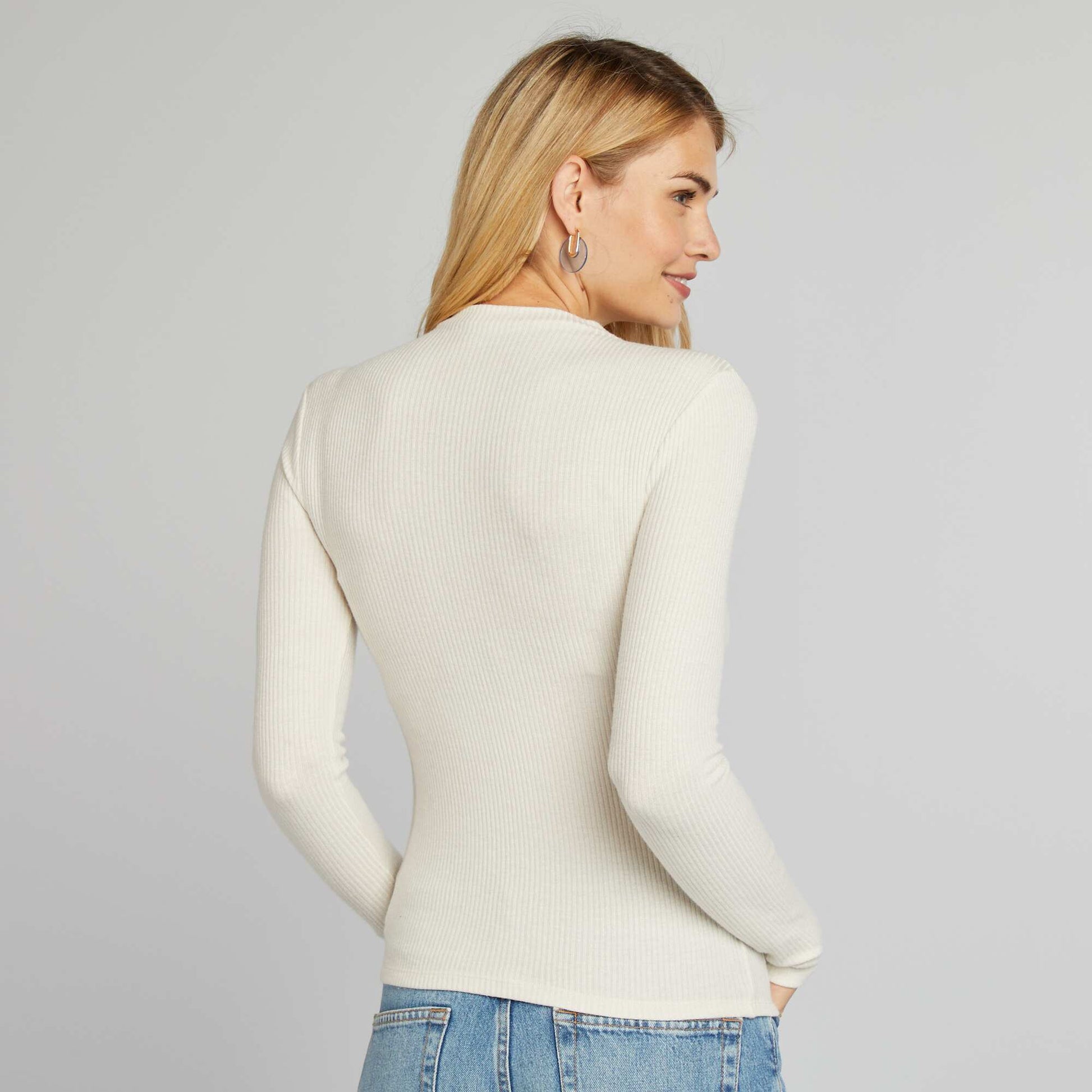 Pull fin en maille c tel e beige