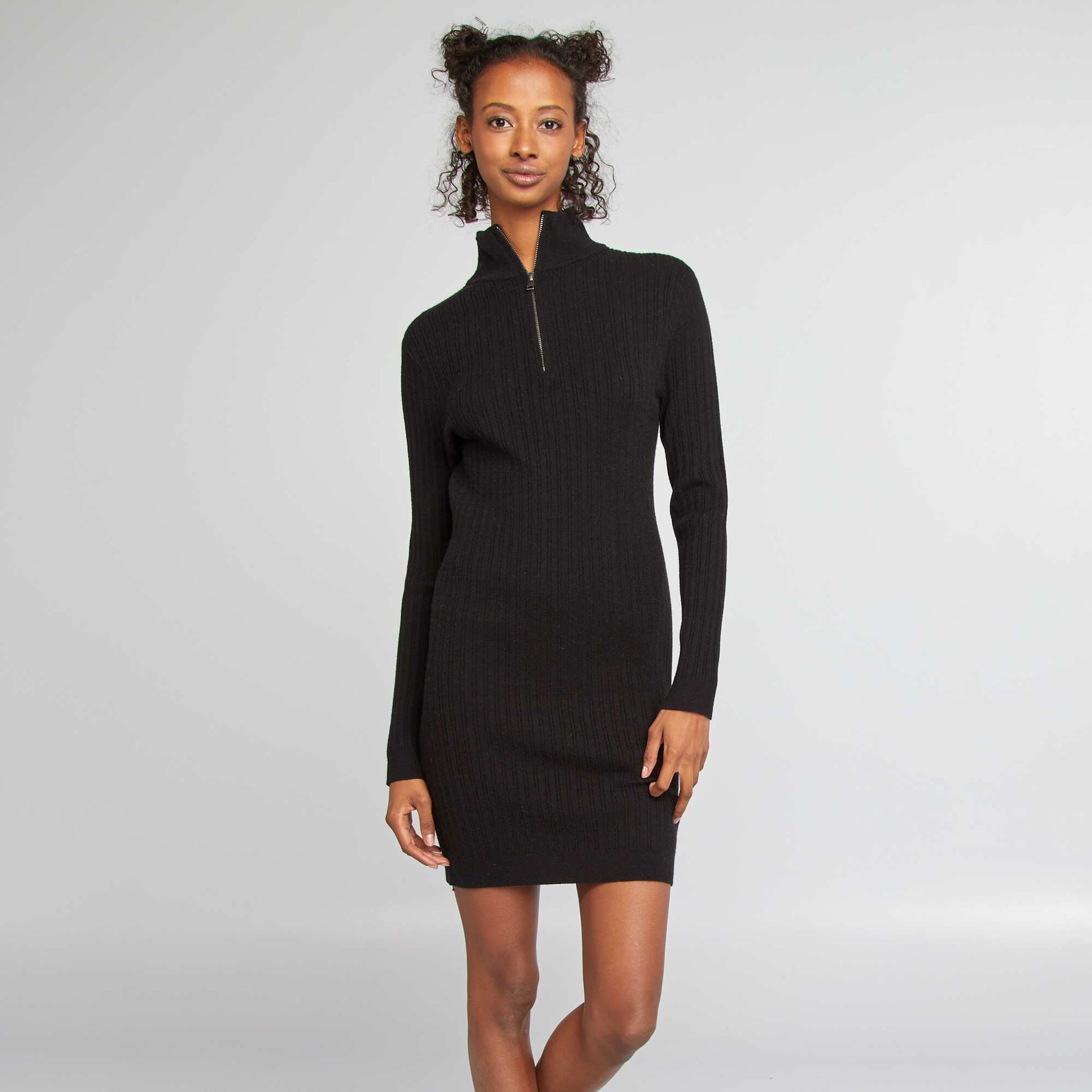 Robe pull moulante avec col zippé noir
