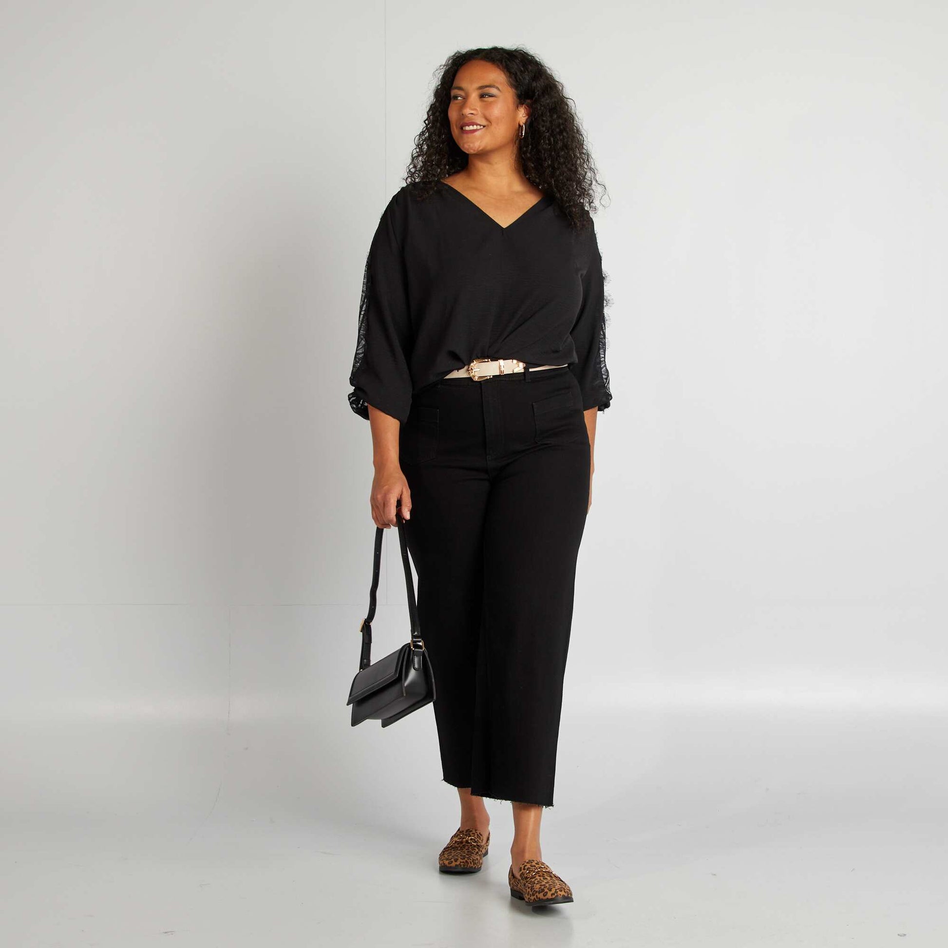 Blouse avec dentelles sur les manches noir
