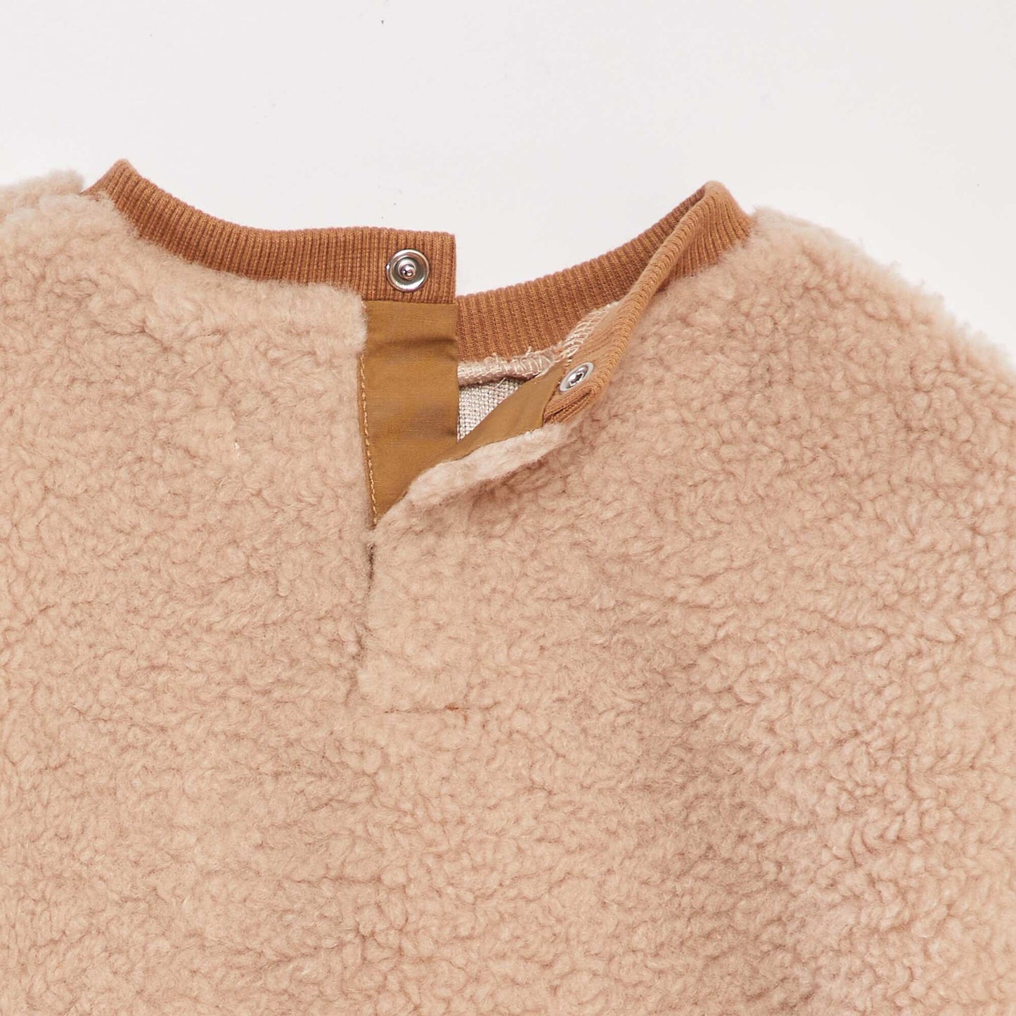 Sweat en sherpa avec poche poitrine Beige