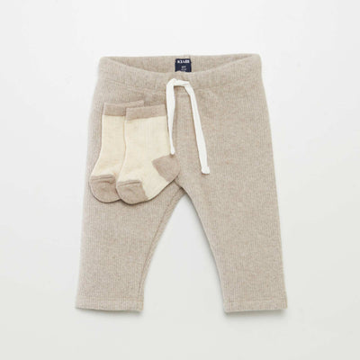 Pantalon en tricot + chaussettes Marron