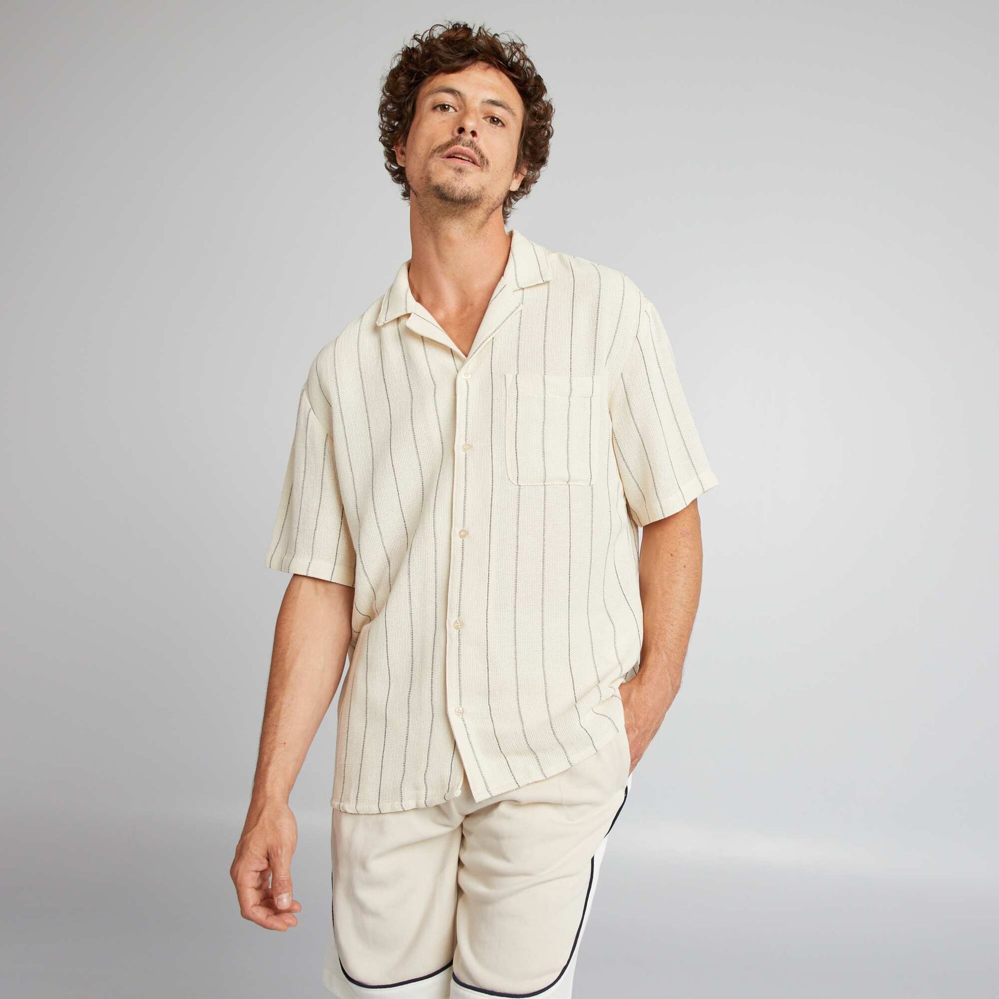 Chemise rayures et manches courtes Beige