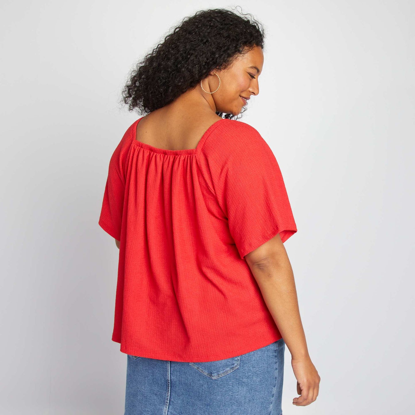 Blouse fluide avec col  lastiqu e rouge