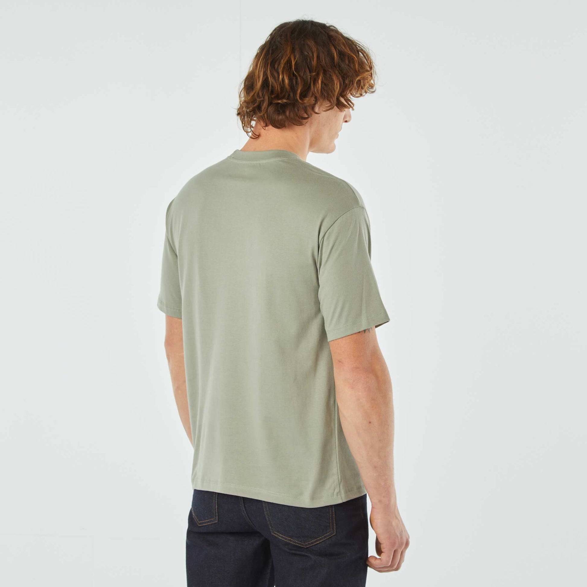 T-shirt uni avec poche poitrine VERT