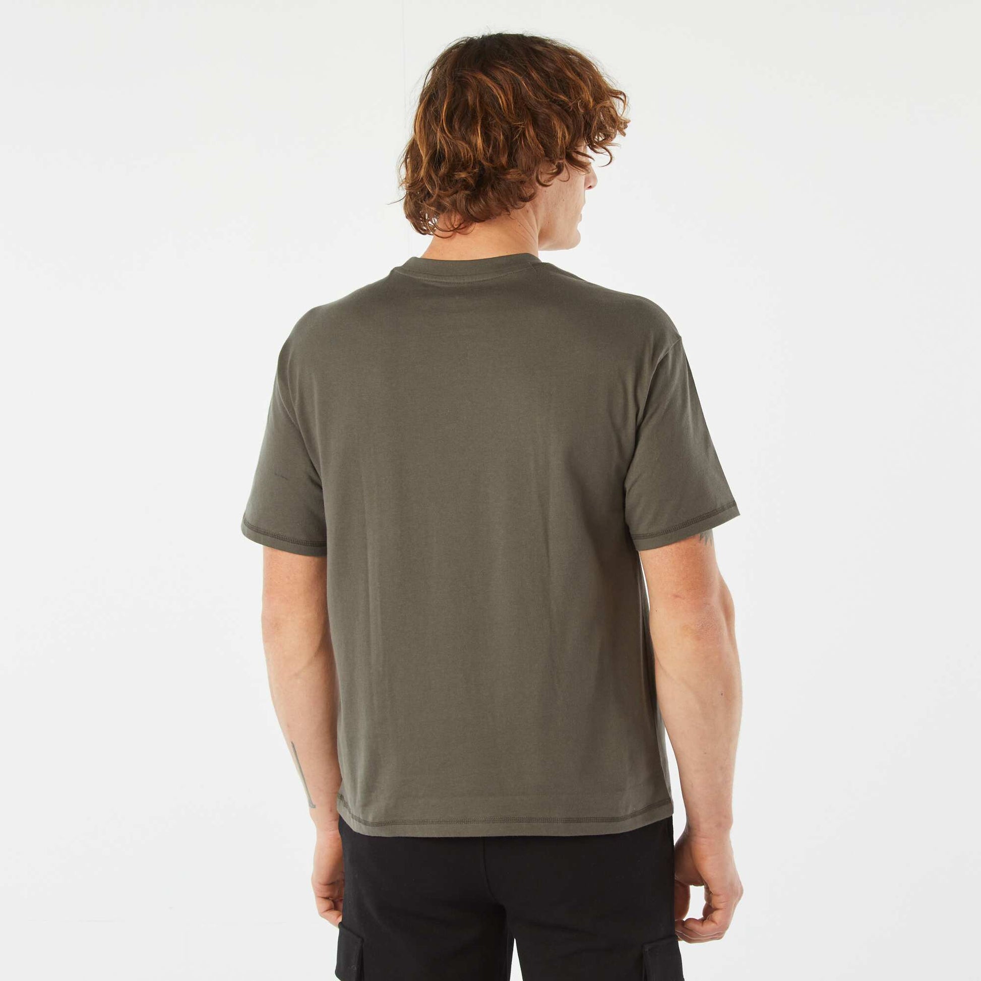 T-shirt uni avec poche poitrine KAKI
