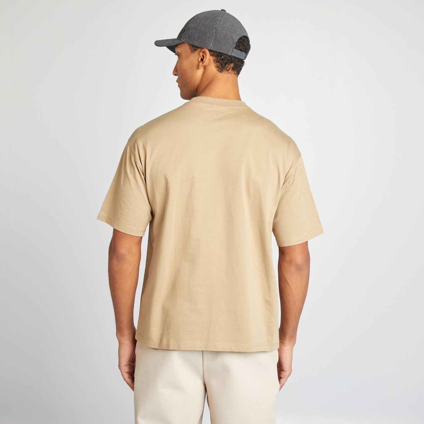 T-shirt uni avec poche poitrine Beige