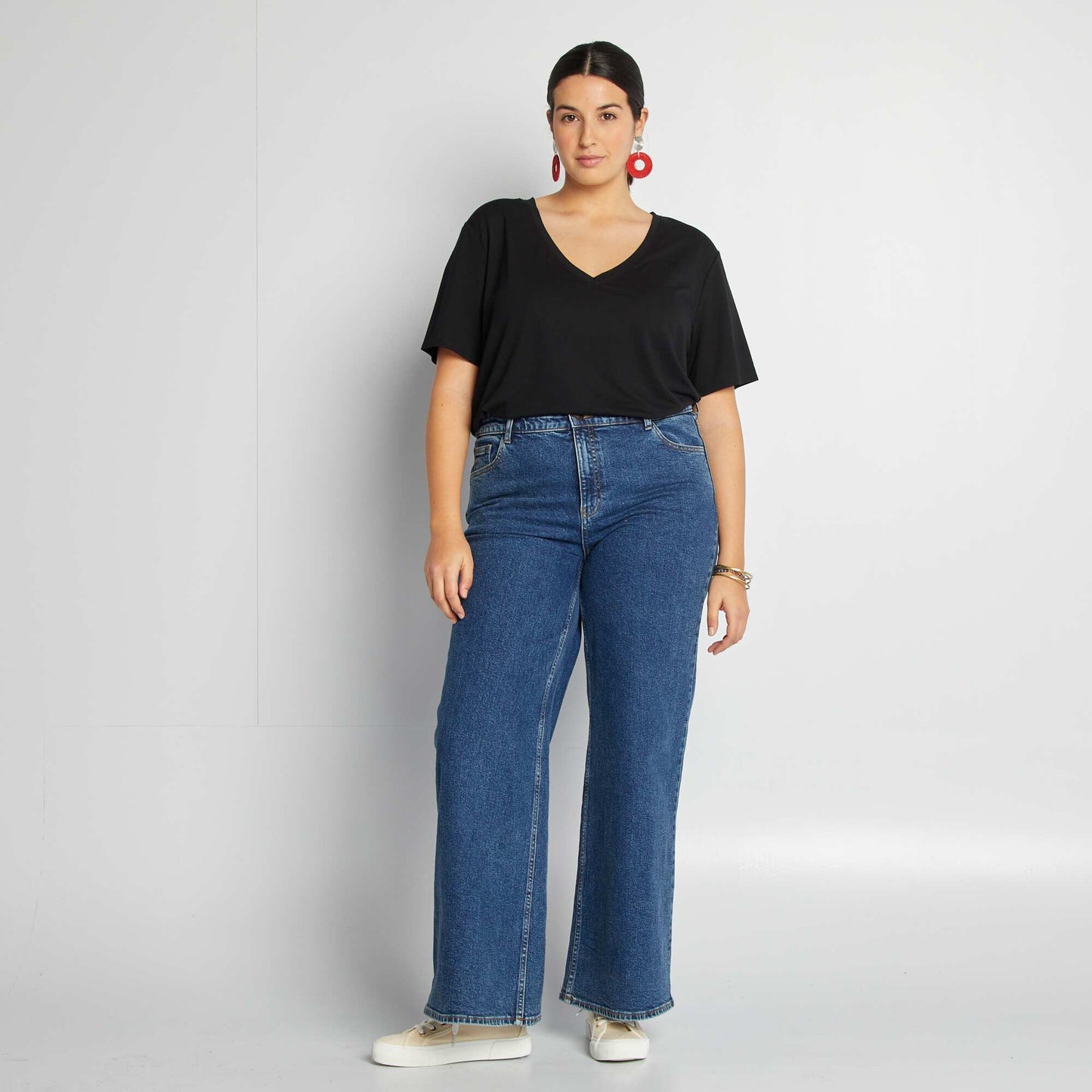 T-shirt basique uni col V NOIR