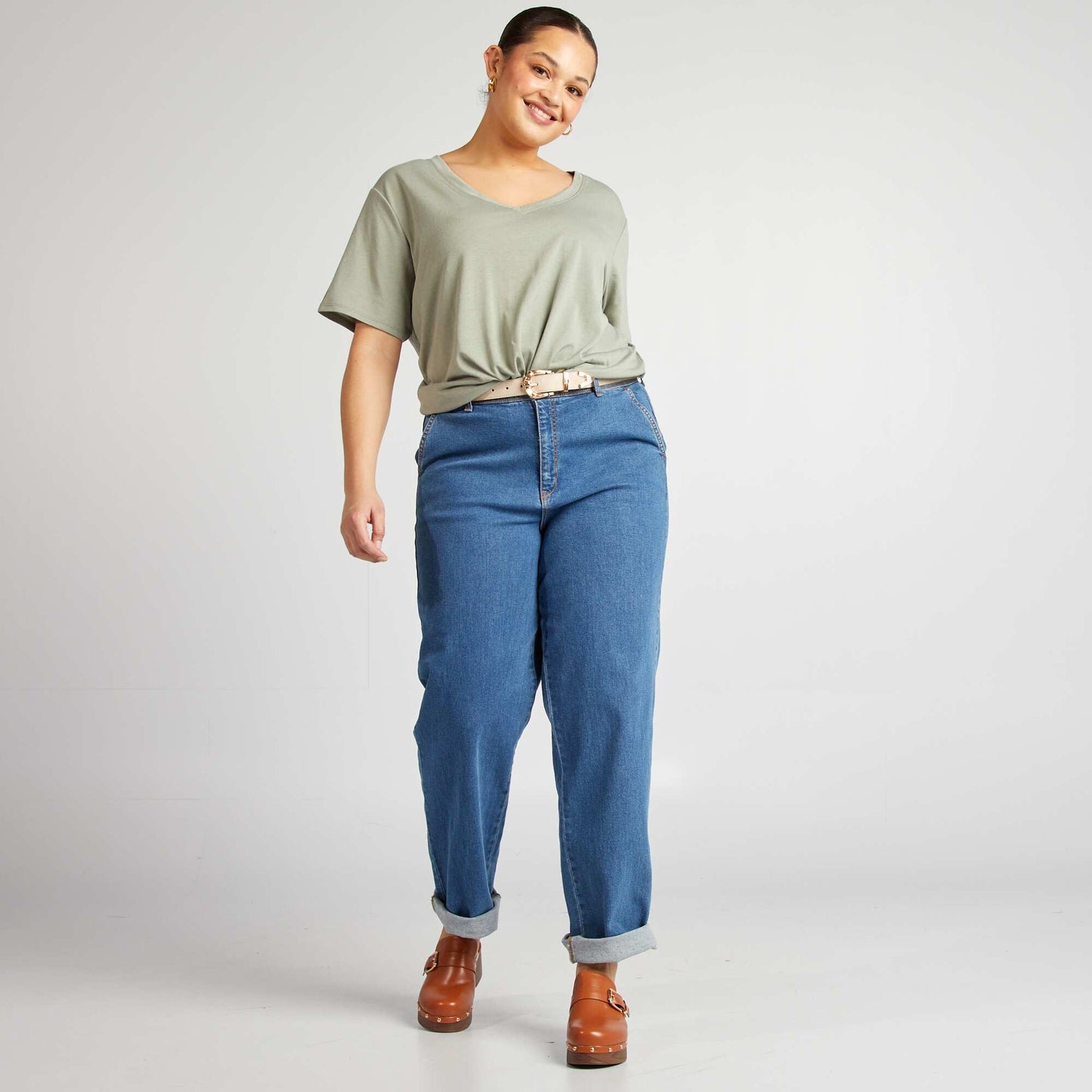 T-shirt basique uni col V VERT