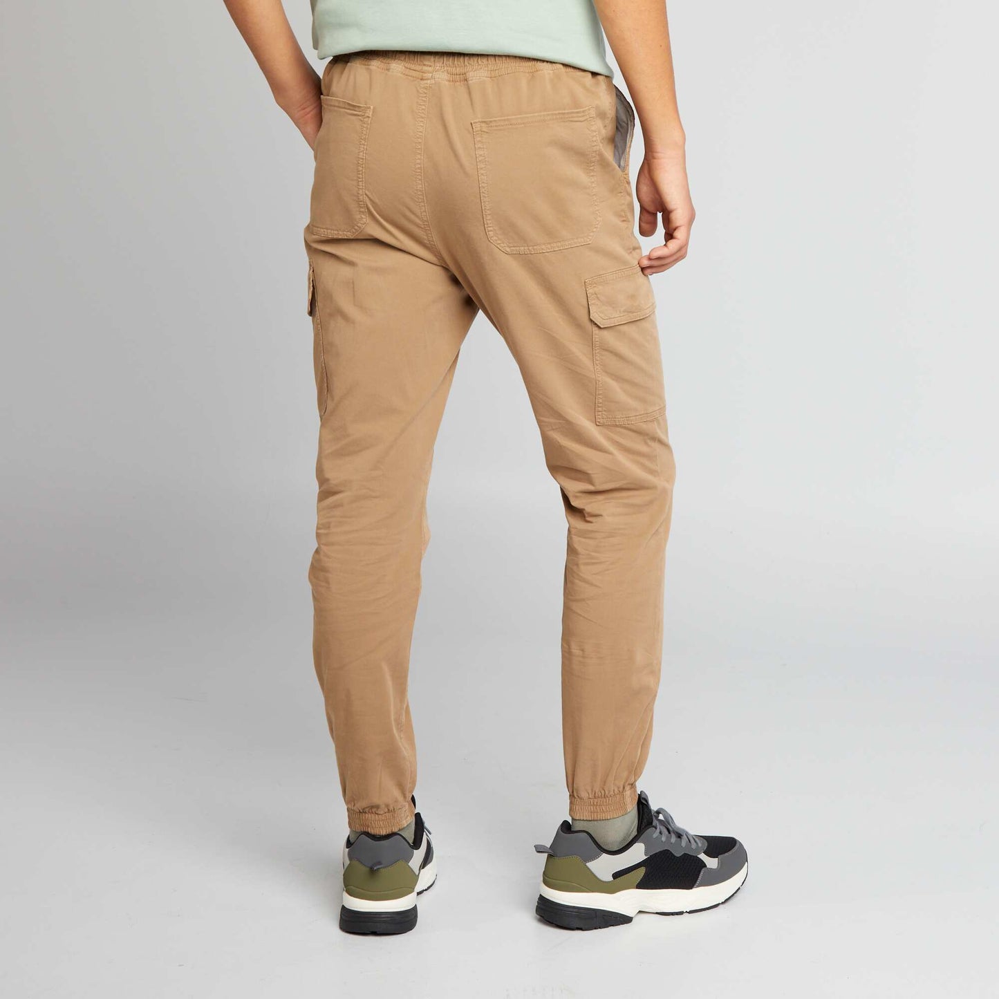 Pantalon multipoche en coton stretch Marron