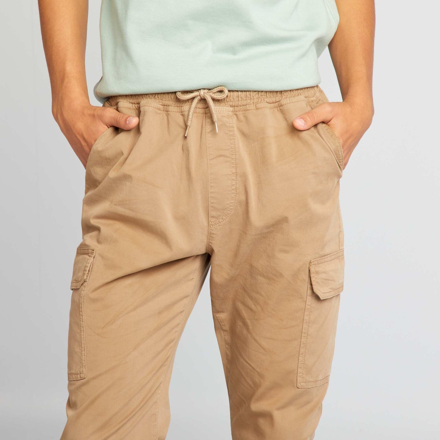 Pantalon multipoche en coton stretch Marron