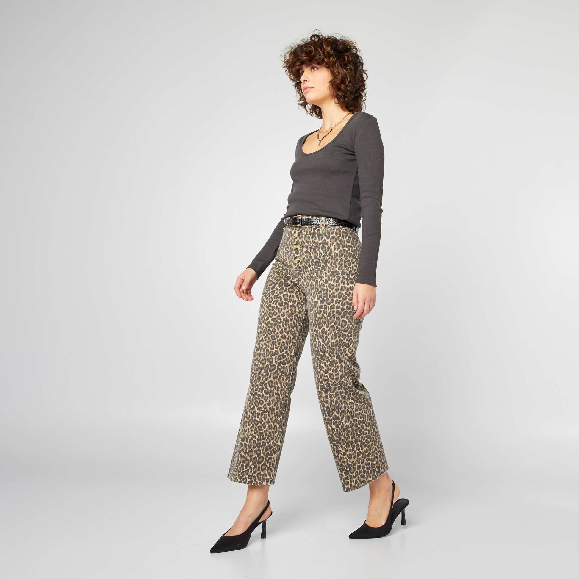 Jean large / wide leg ouverture par boutons fantaisies Beige