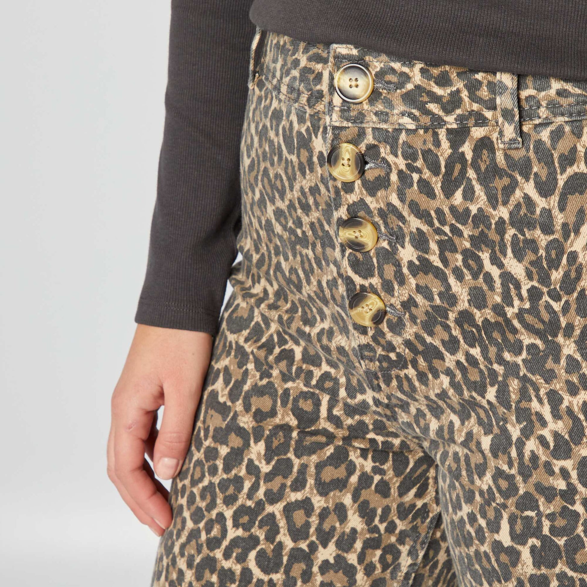 Jean large / wide leg ouverture par boutons fantaisies Beige