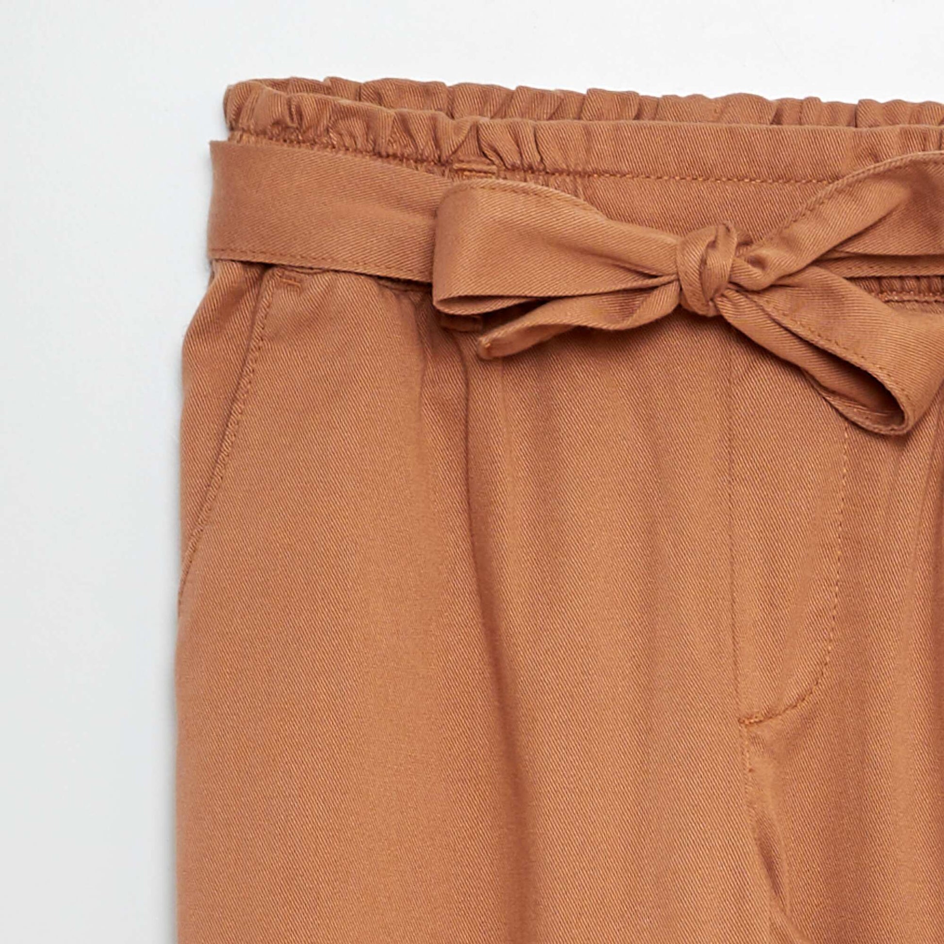 Pantalon fluide volanté avec ceinture à nouer Marron