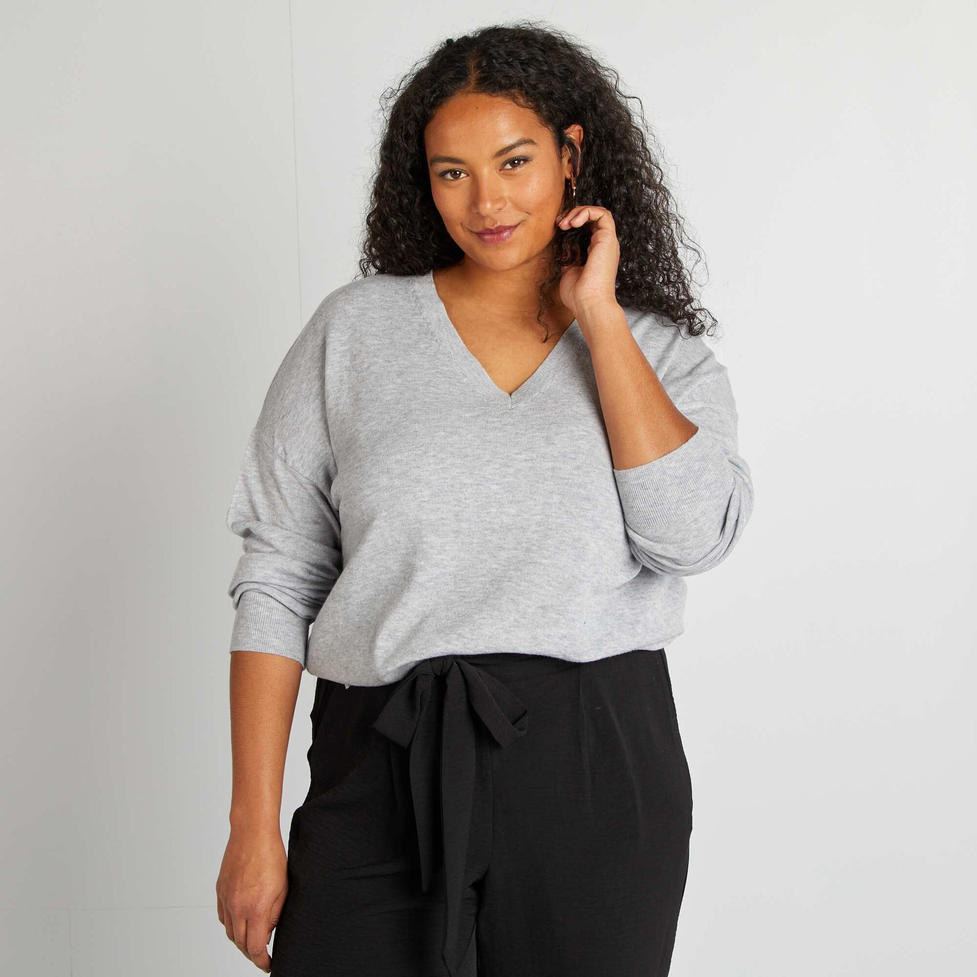 Pull fin à col V Gris