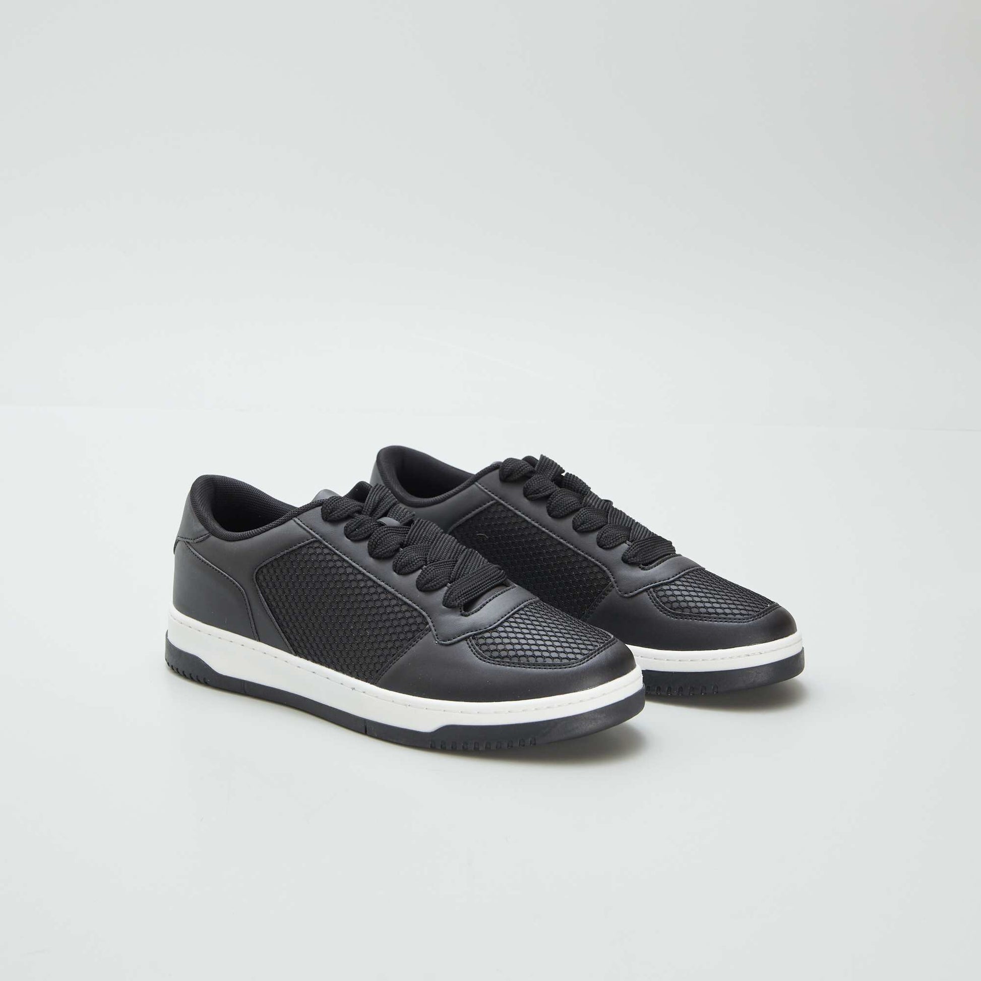 Baskets basses en simili Noir
