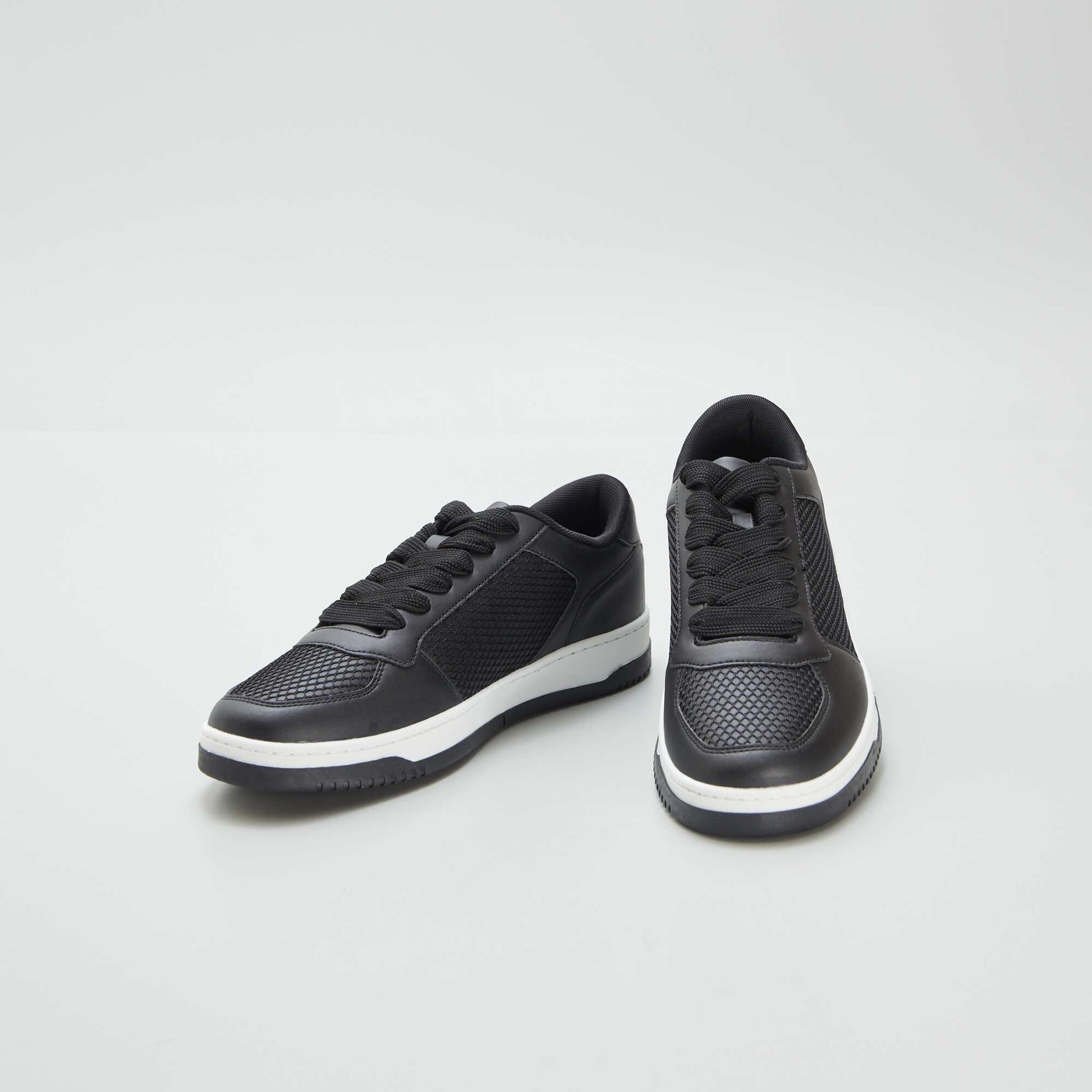 Baskets basses en simili Noir