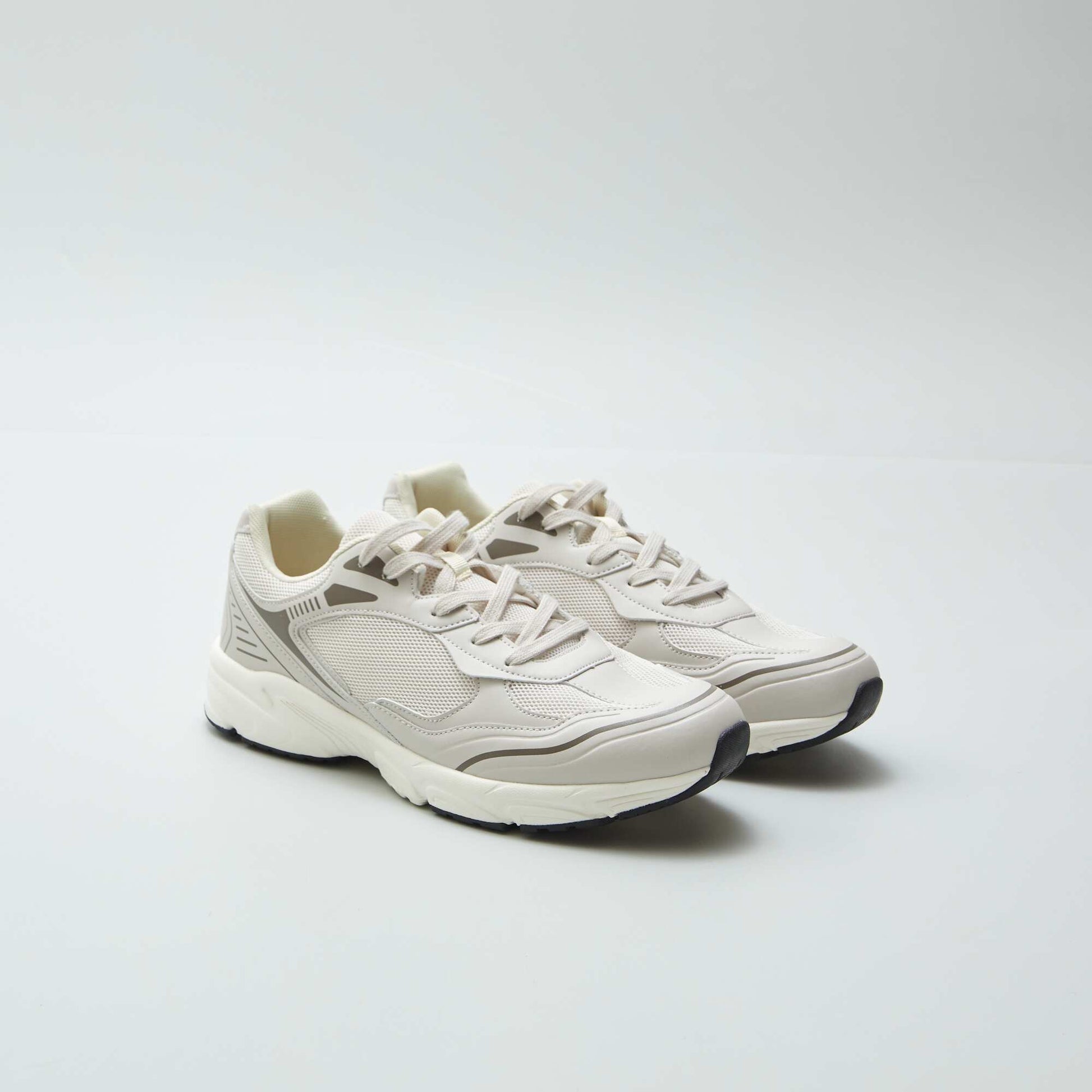 Baskets running Beige