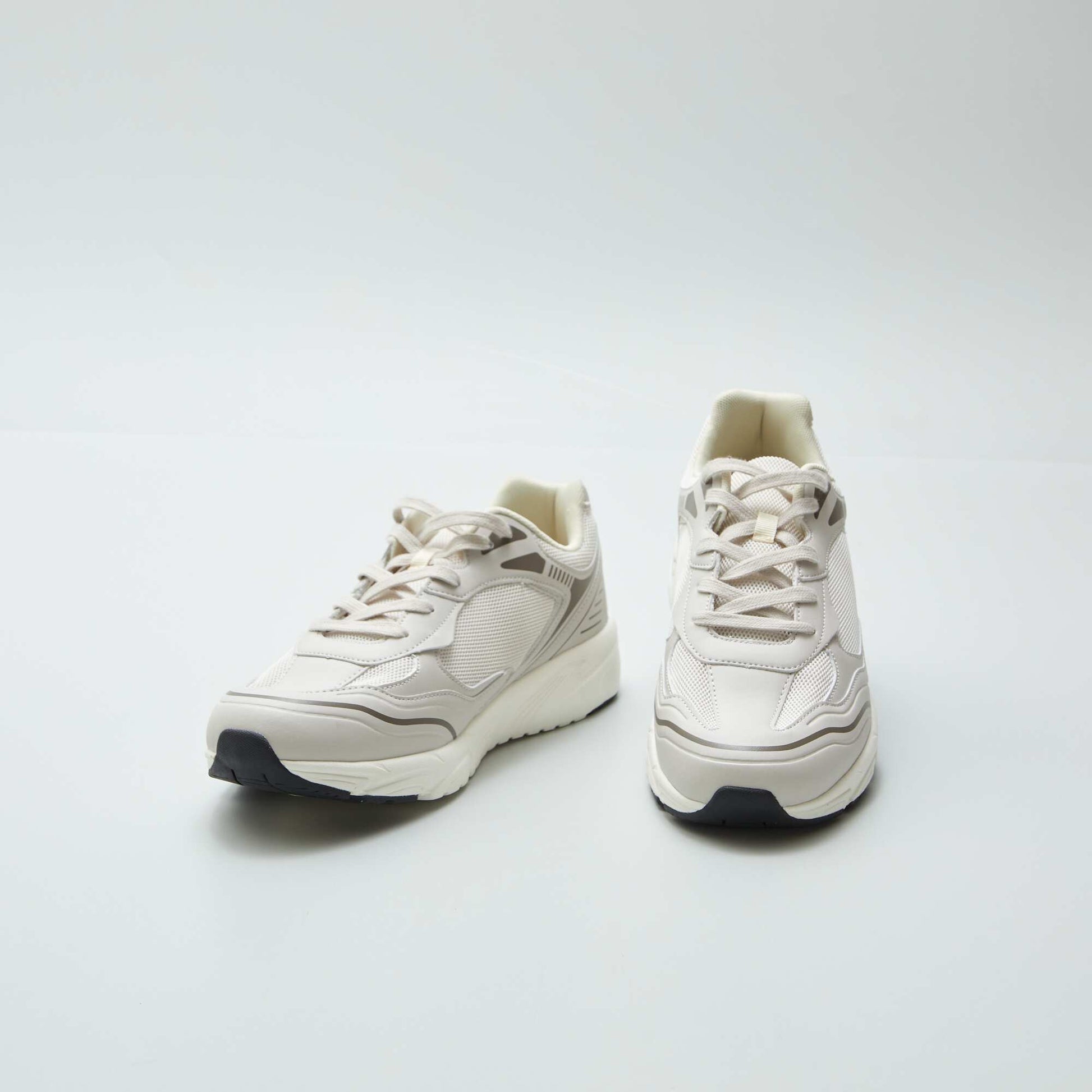Baskets running Beige