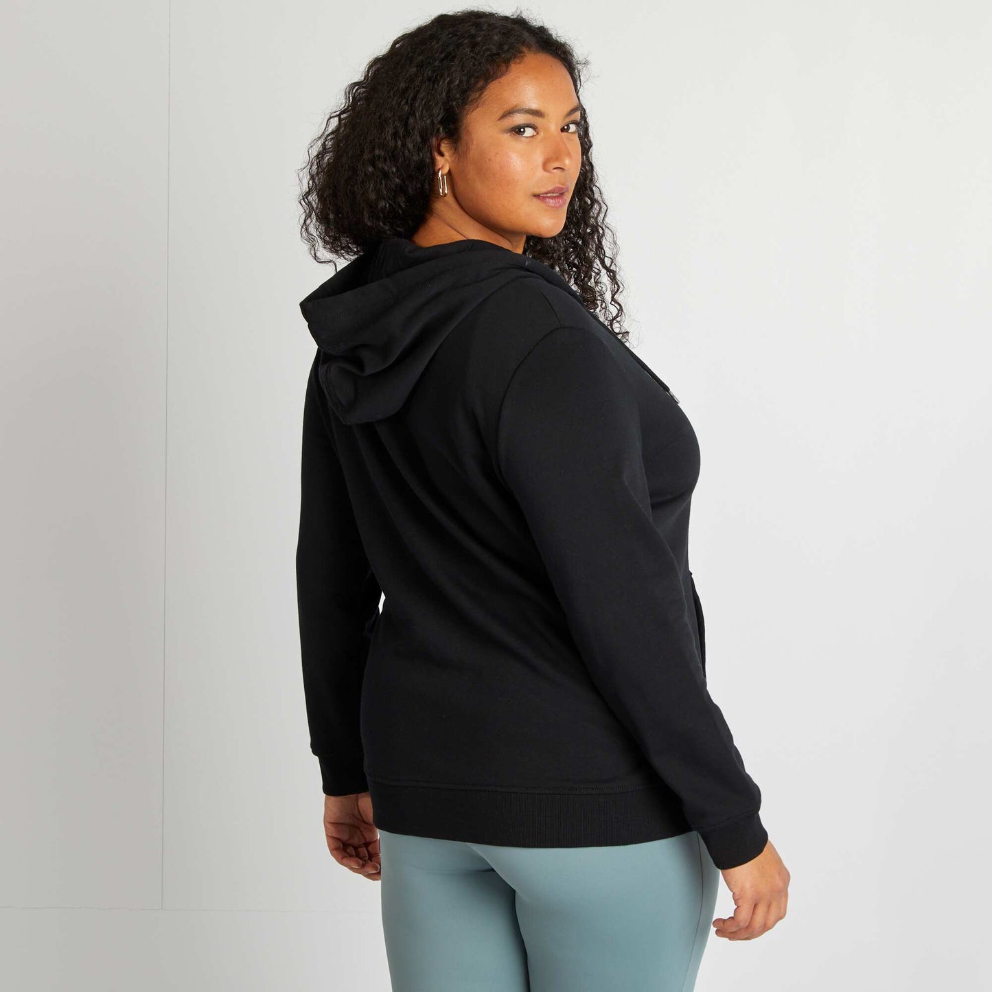 Sweat zippé à capuche noir