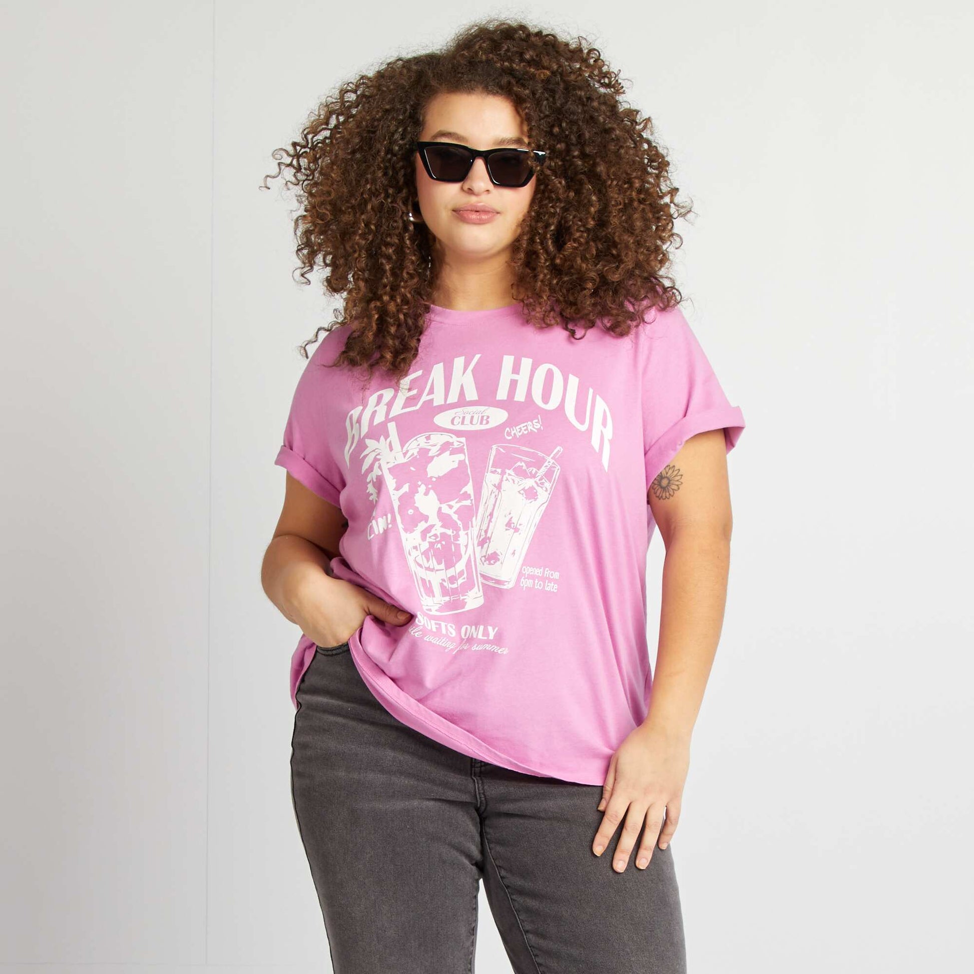 T-shirt à manches courtes avec imprimé ROSE