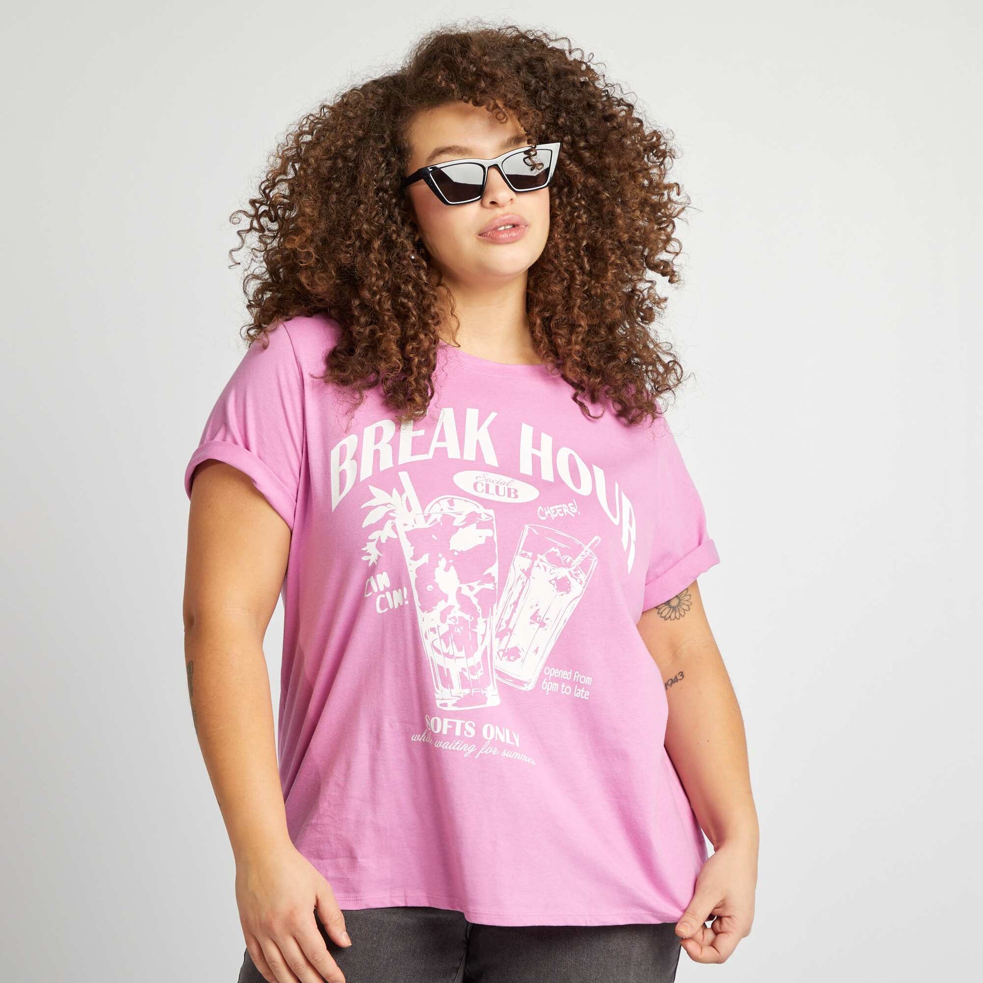 T-shirt à manches courtes avec imprimé ROSE