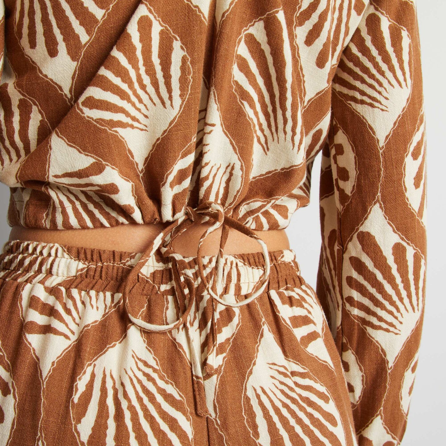 Blouse à manches longues et col rond avec imprimé MARRON