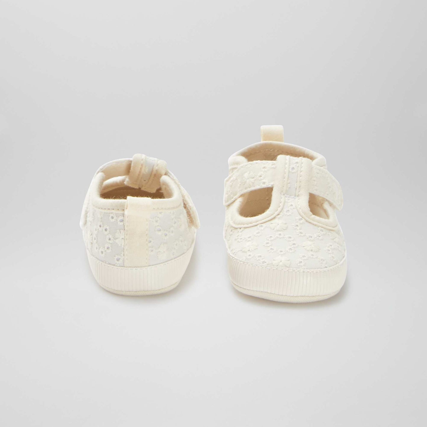 Chaussons esprit baskets avec broderie anglaise BEIGE