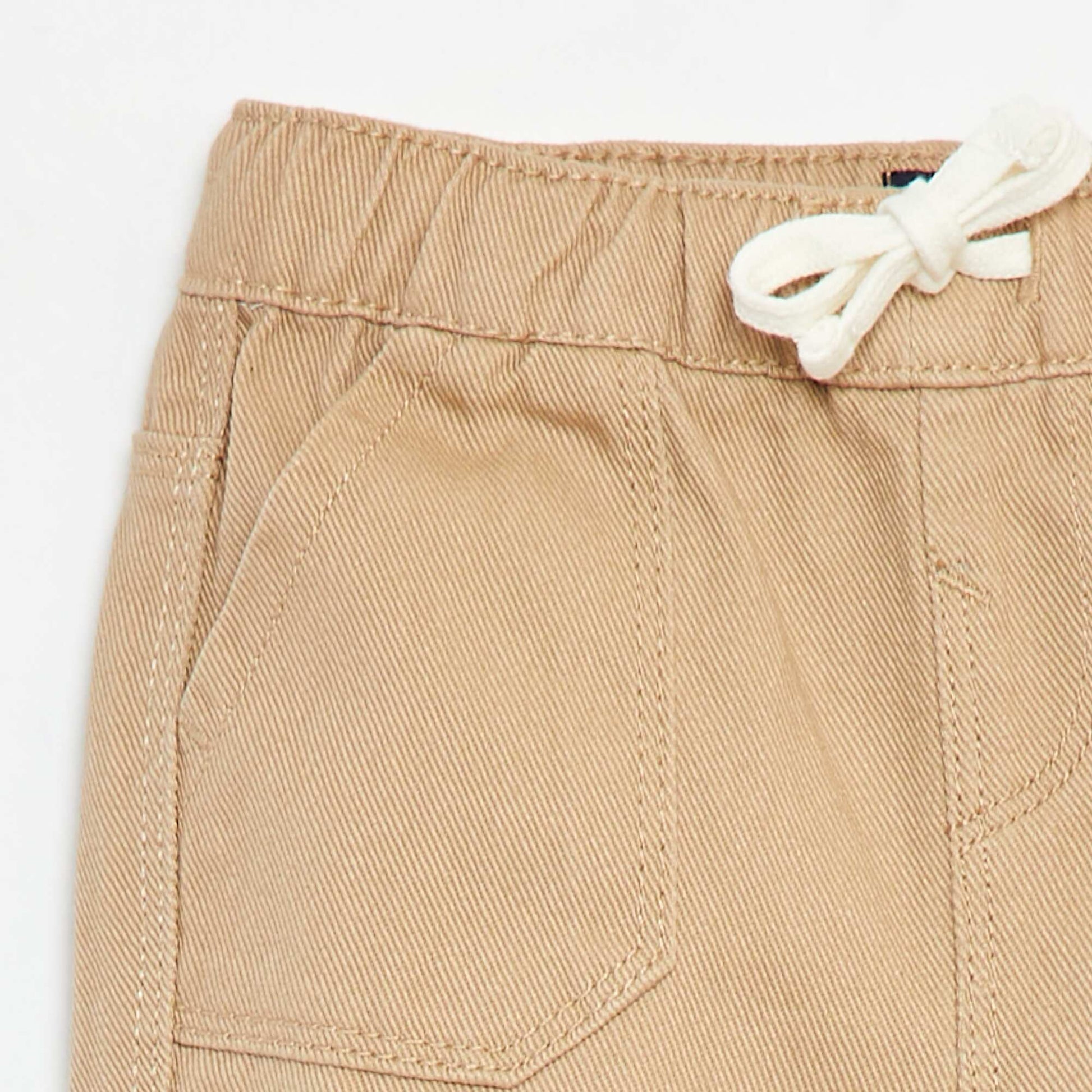 Pantalon en denim avec taille élastiquée BEIGE