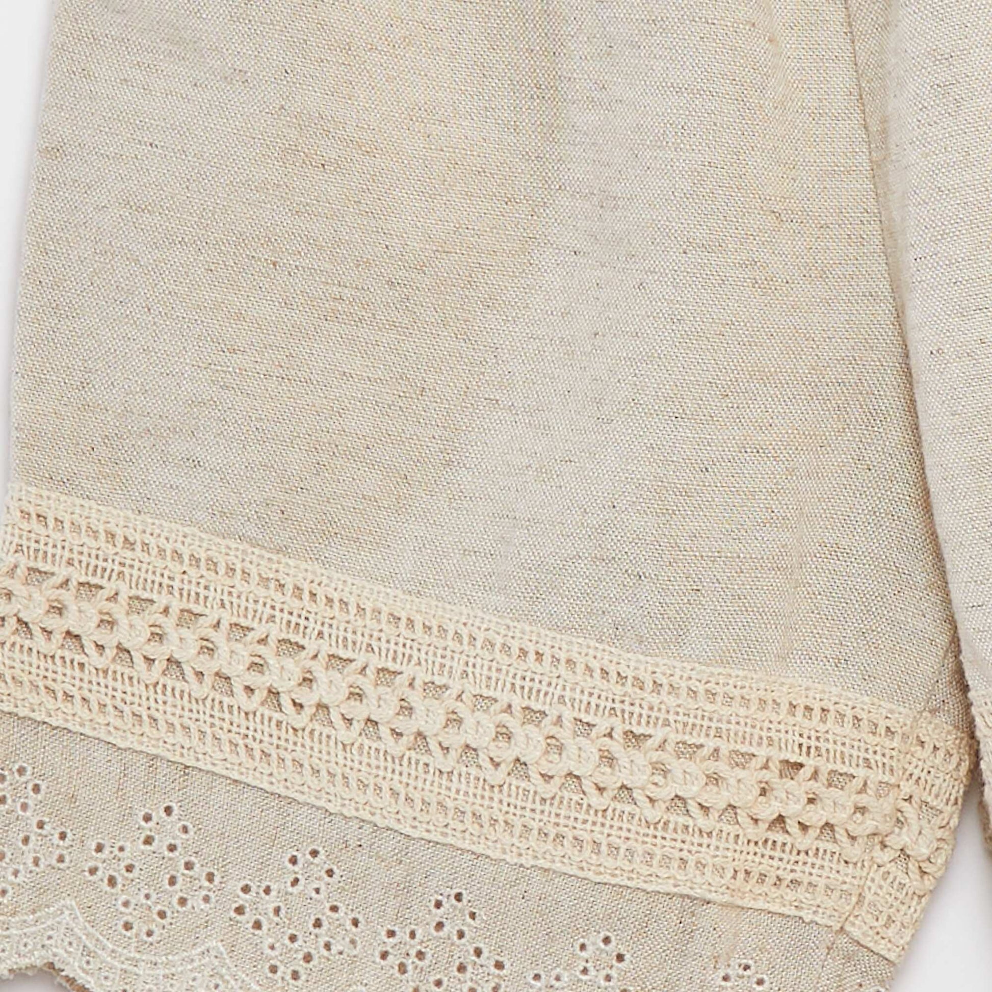 Pantalon avec détails brodés et en macramé BEIGE