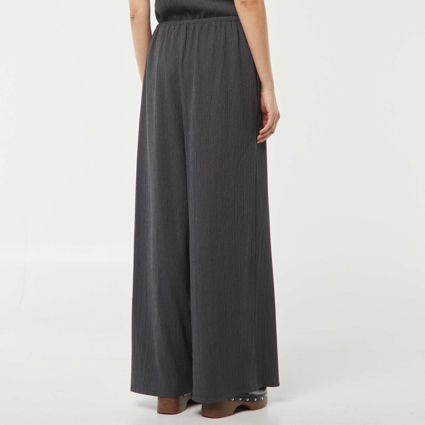 Pantalon large en maille plissée GRIS