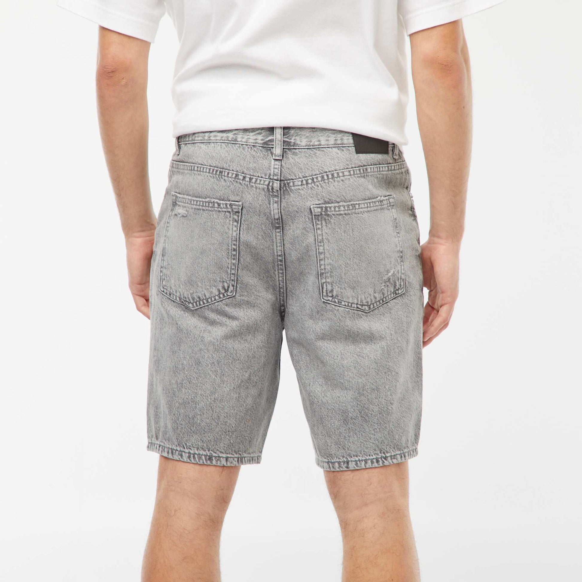 Bermuda en jean avec abrasions fantaisie GRIS