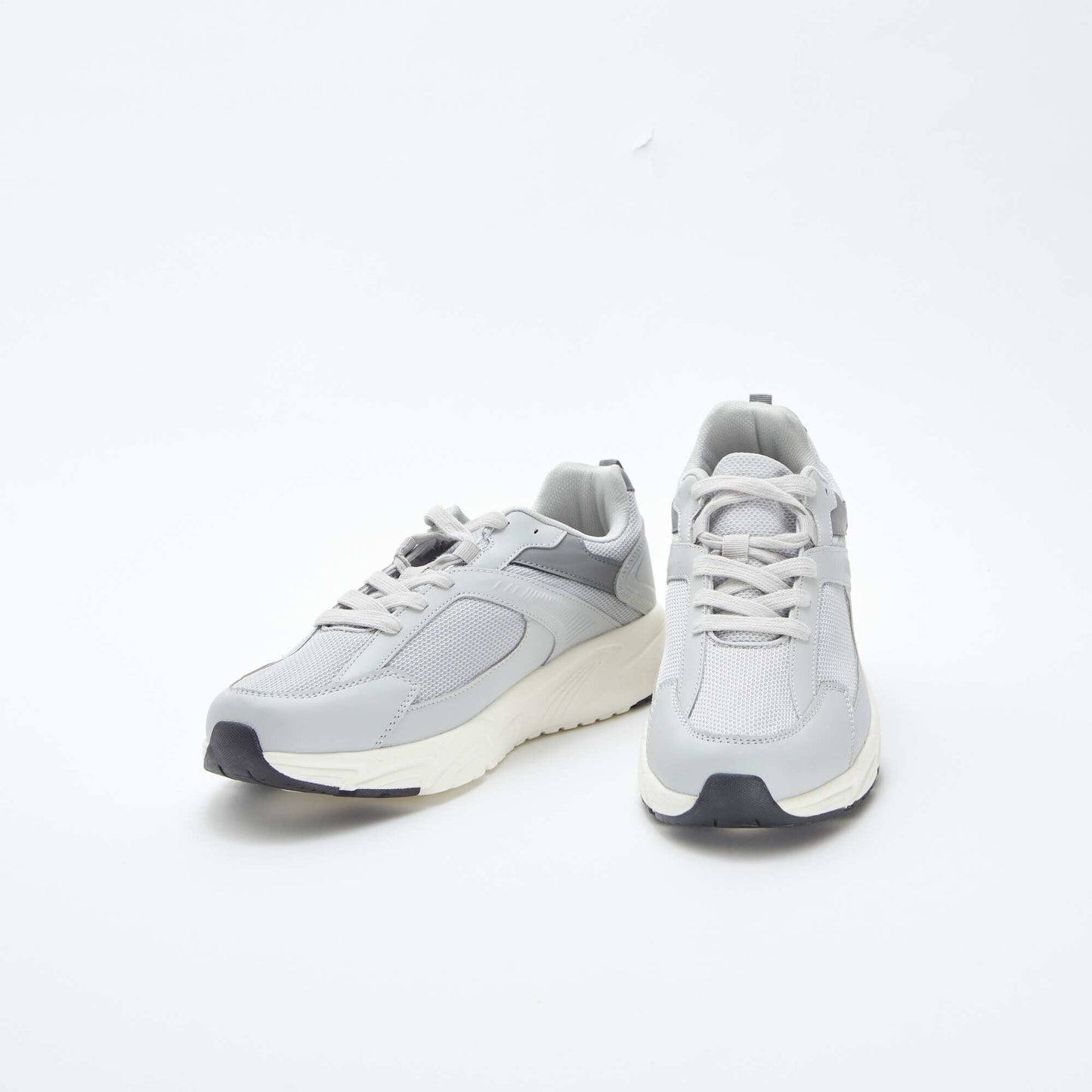 Baskets running en mesh GRIS