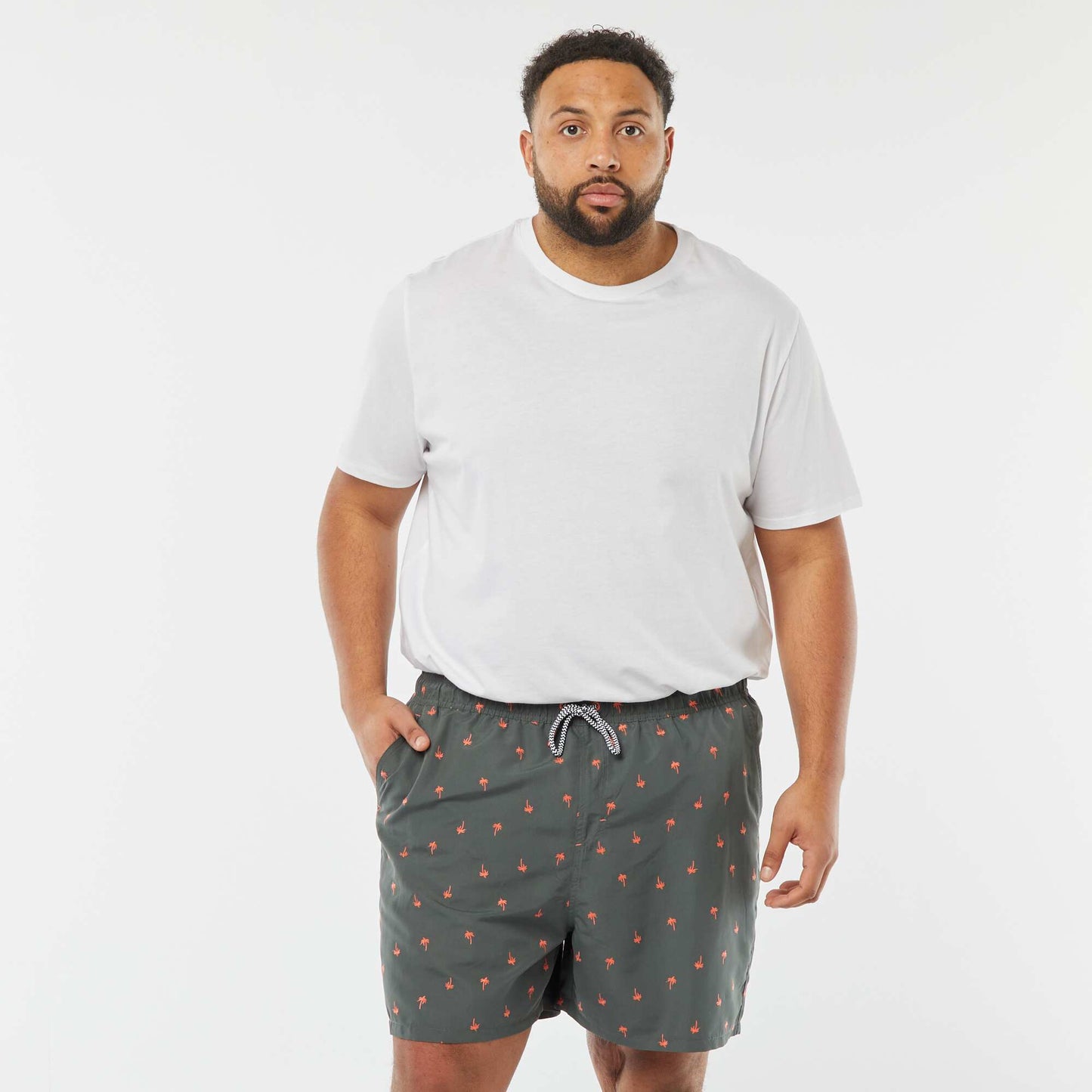 Short de bain avec motifs brodés VERT