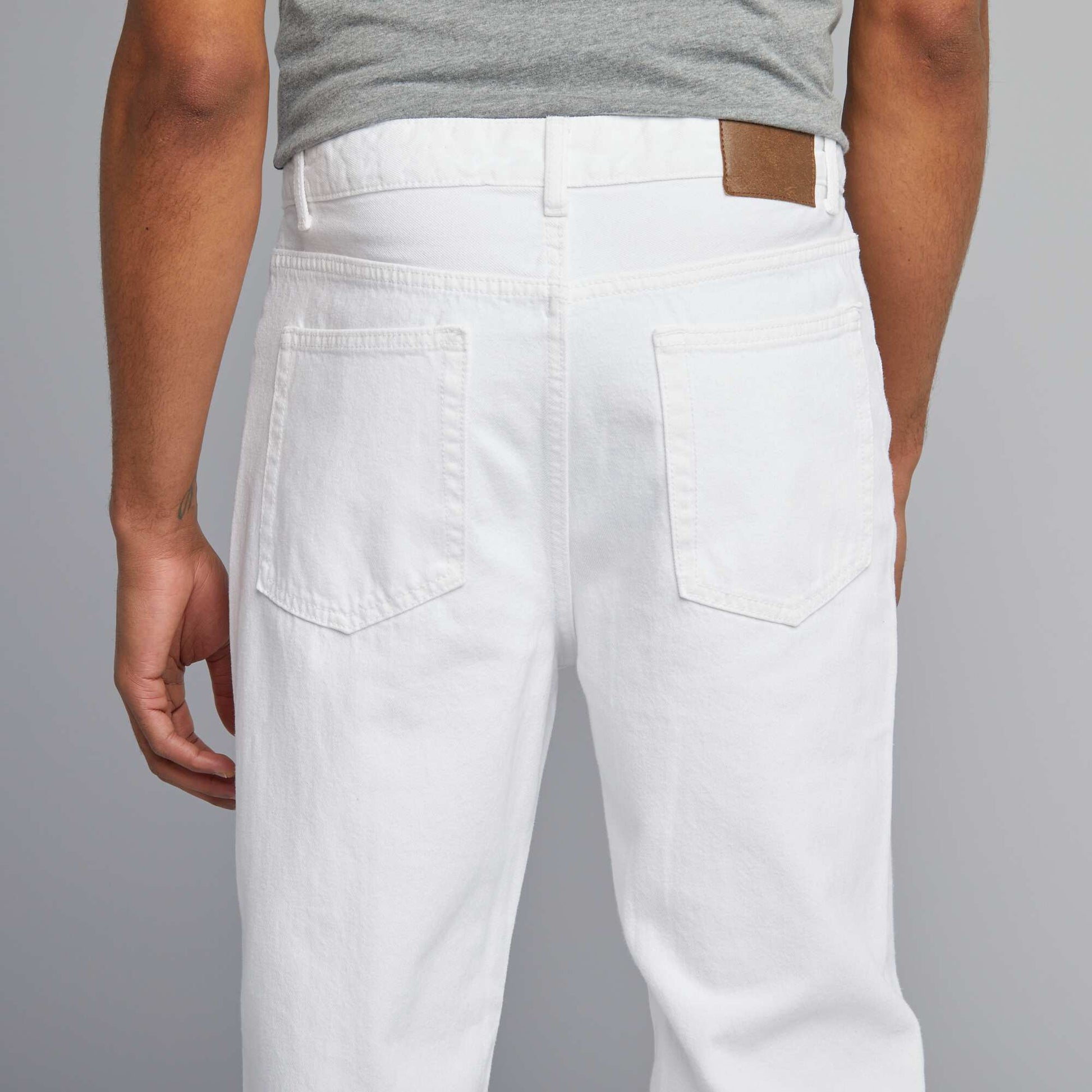 Jean tapered slim / coupe fuselée 5 poches blanc