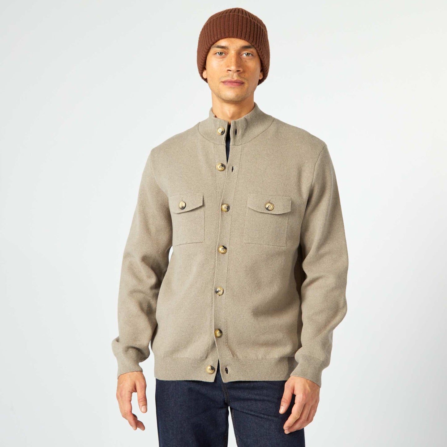 Gilet en maille avec poches à rabat Beige