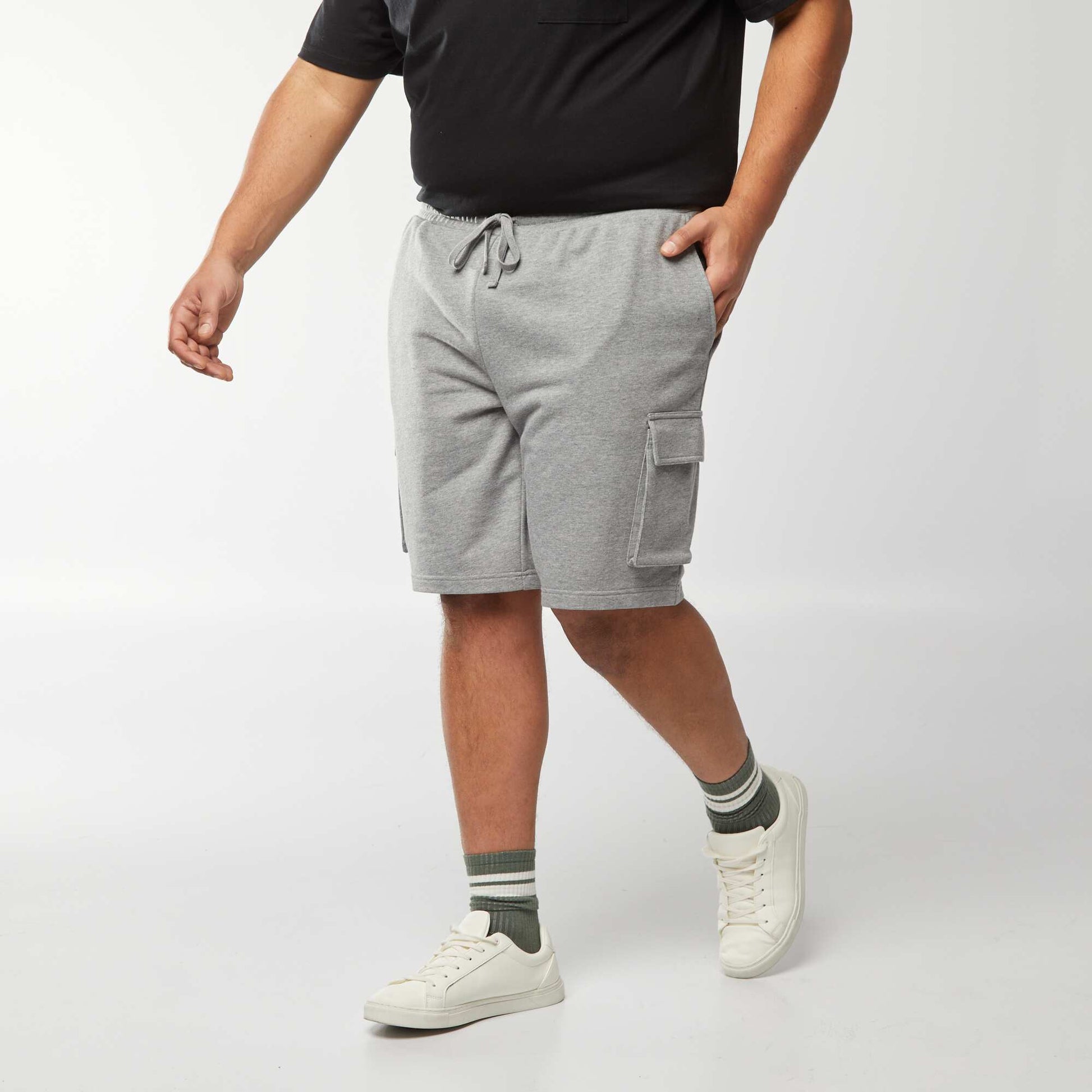 Short en molleton léger multipoches GRIS