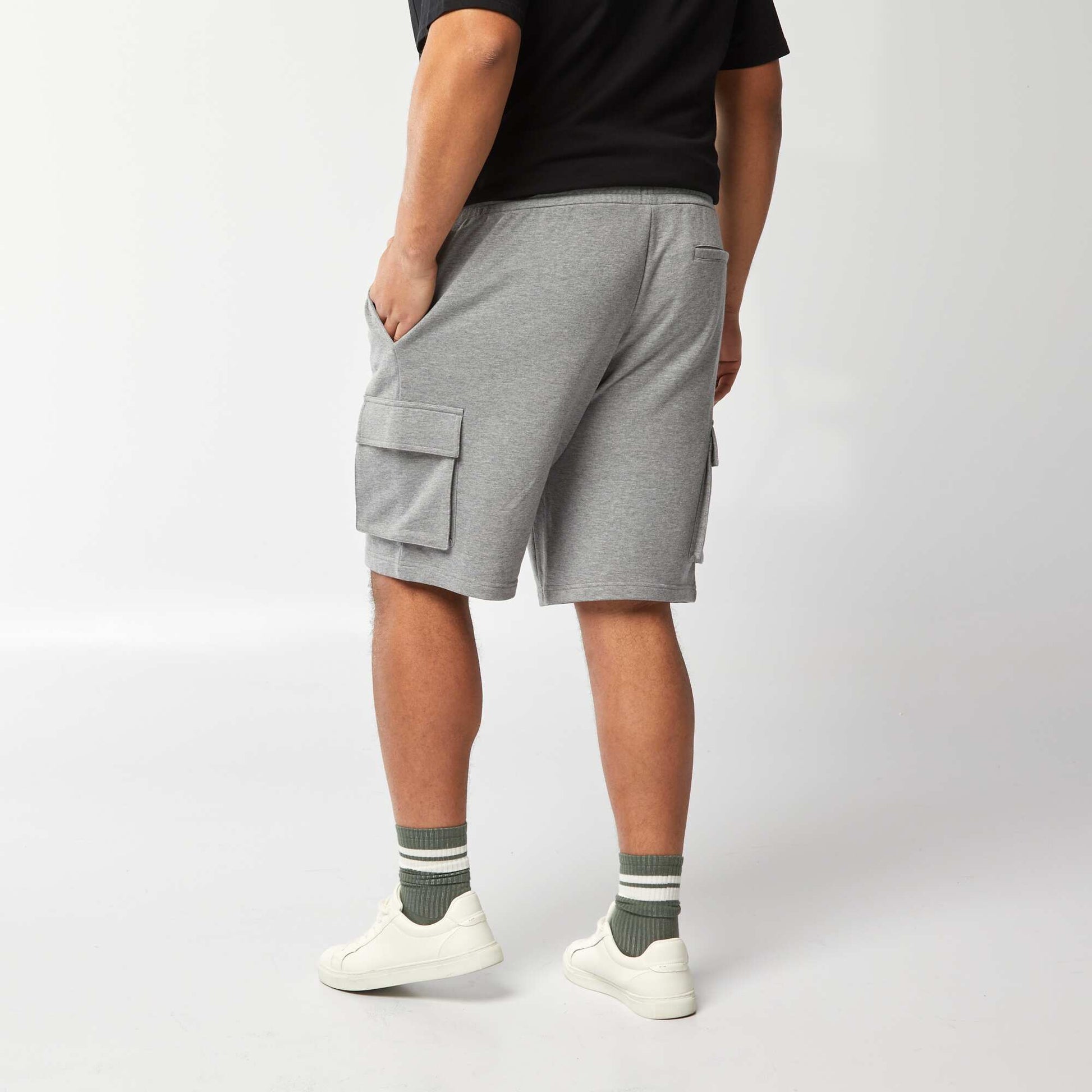 Short en molleton léger multipoches GRIS